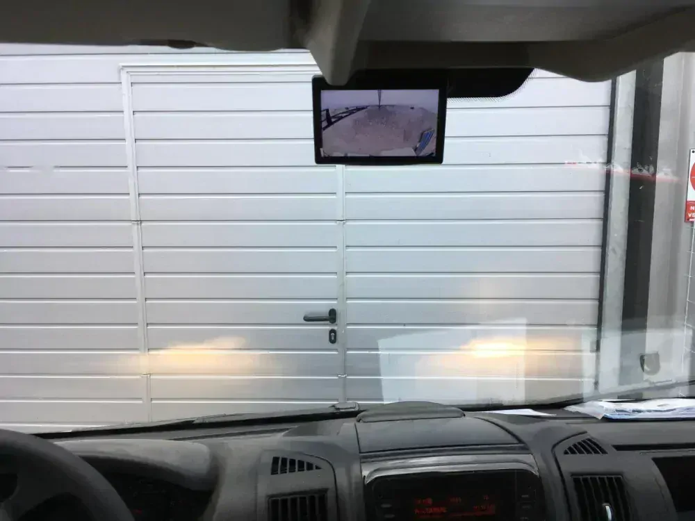 LCD monitor 5" s přísavkou