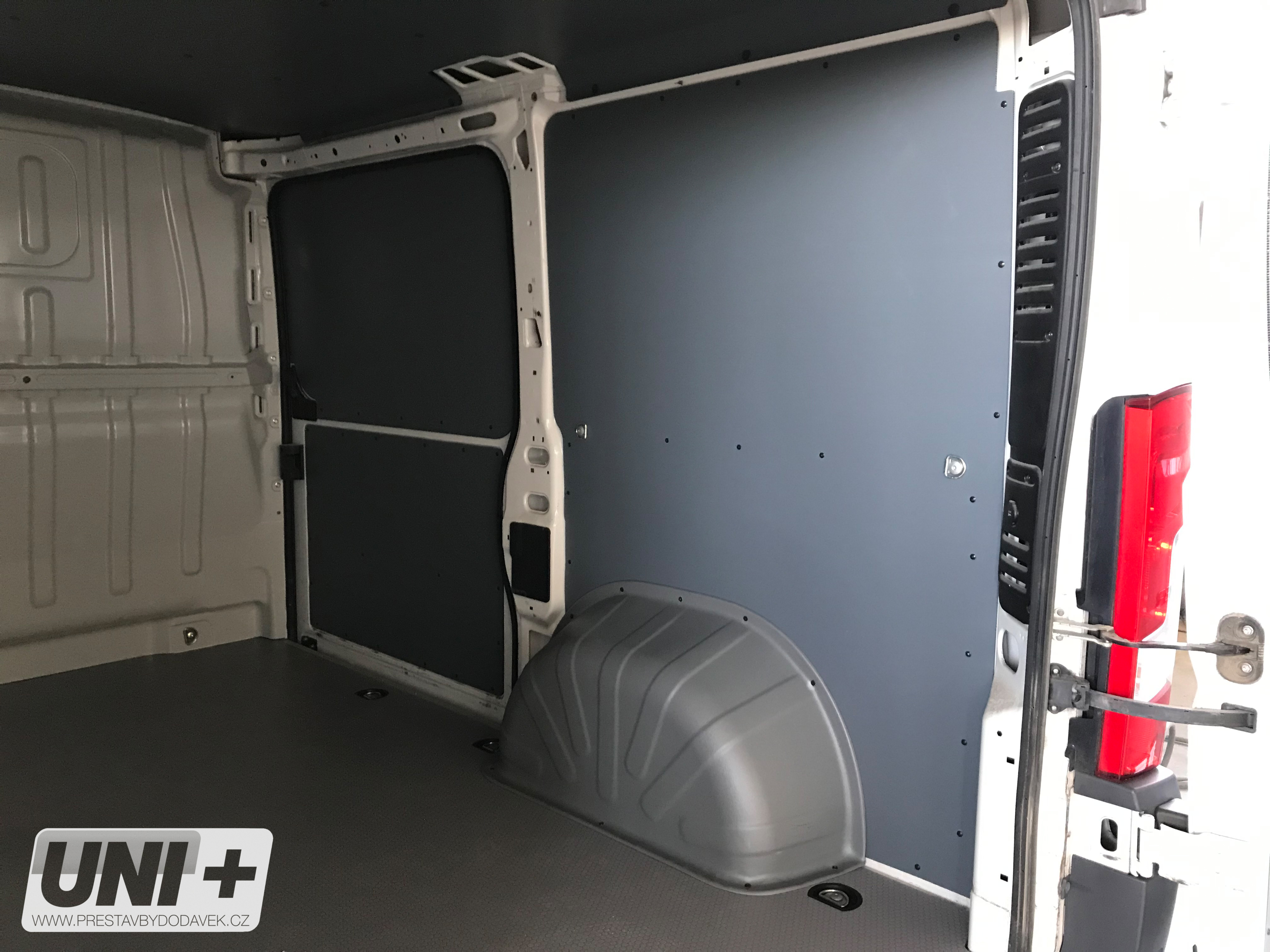 Obložení bočních stěn - polypropylen IP 4 mm Citroen Jumper, Peugeot Boxer, Fiat Ducato X250/X290 | L1H1