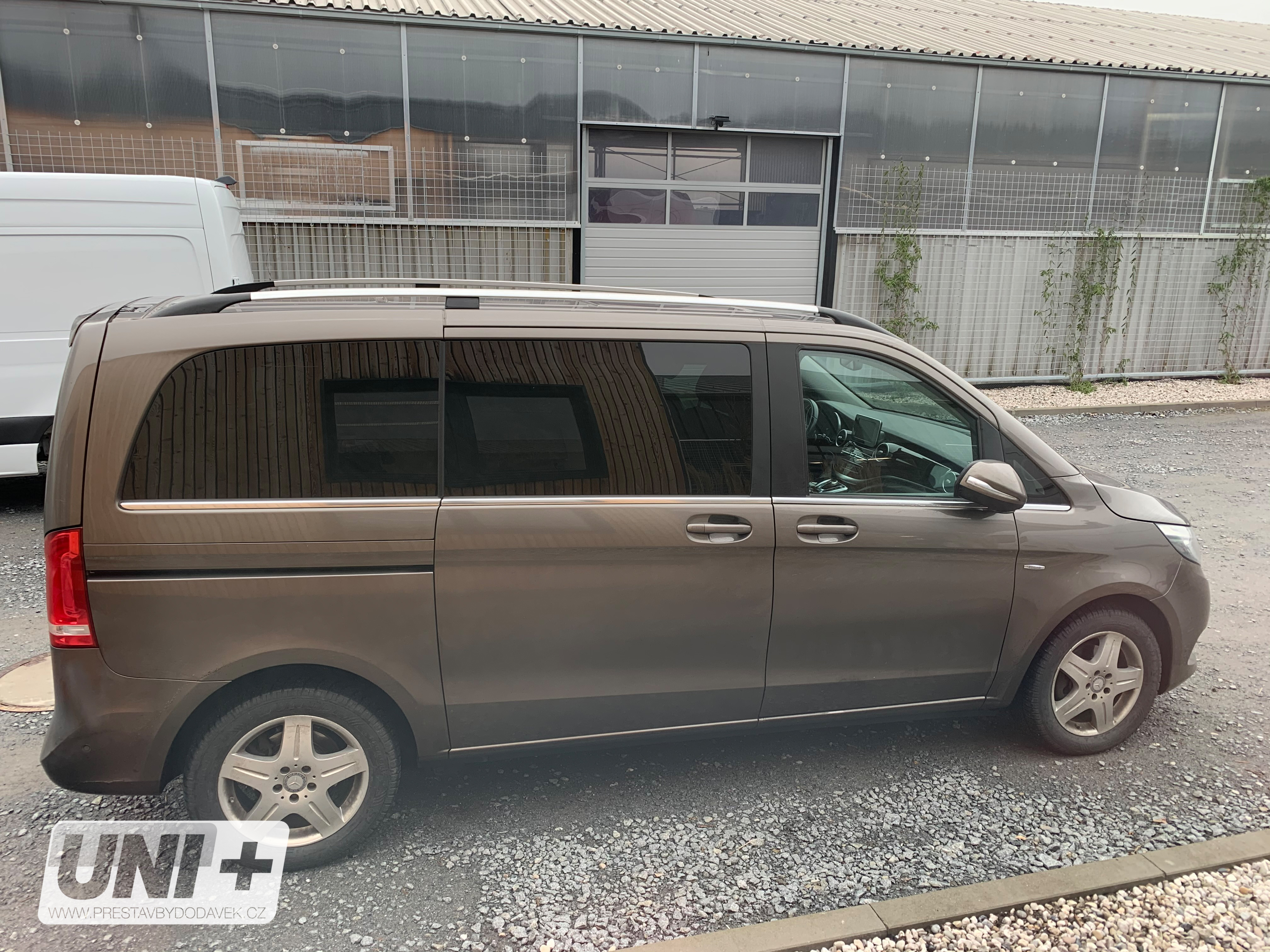 Omtec Solid podélné střešní nosiče odstín stříbrné - Mercedes-Benz Vito (COMPACT)
