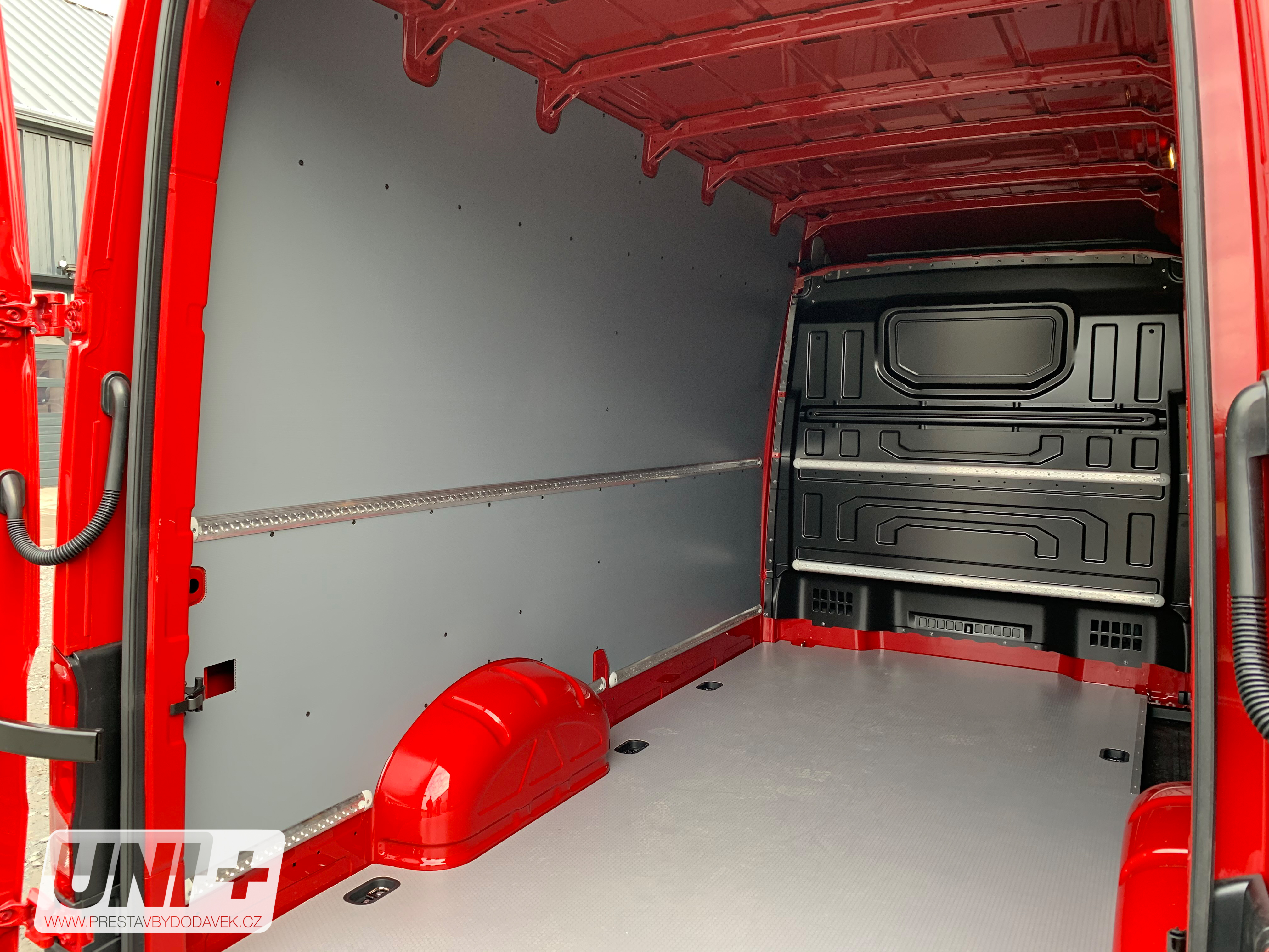 Obložení bočních stěn - polypropylen IP 4 mm Volkswagen Crafter / MAN TGE (L3H3)