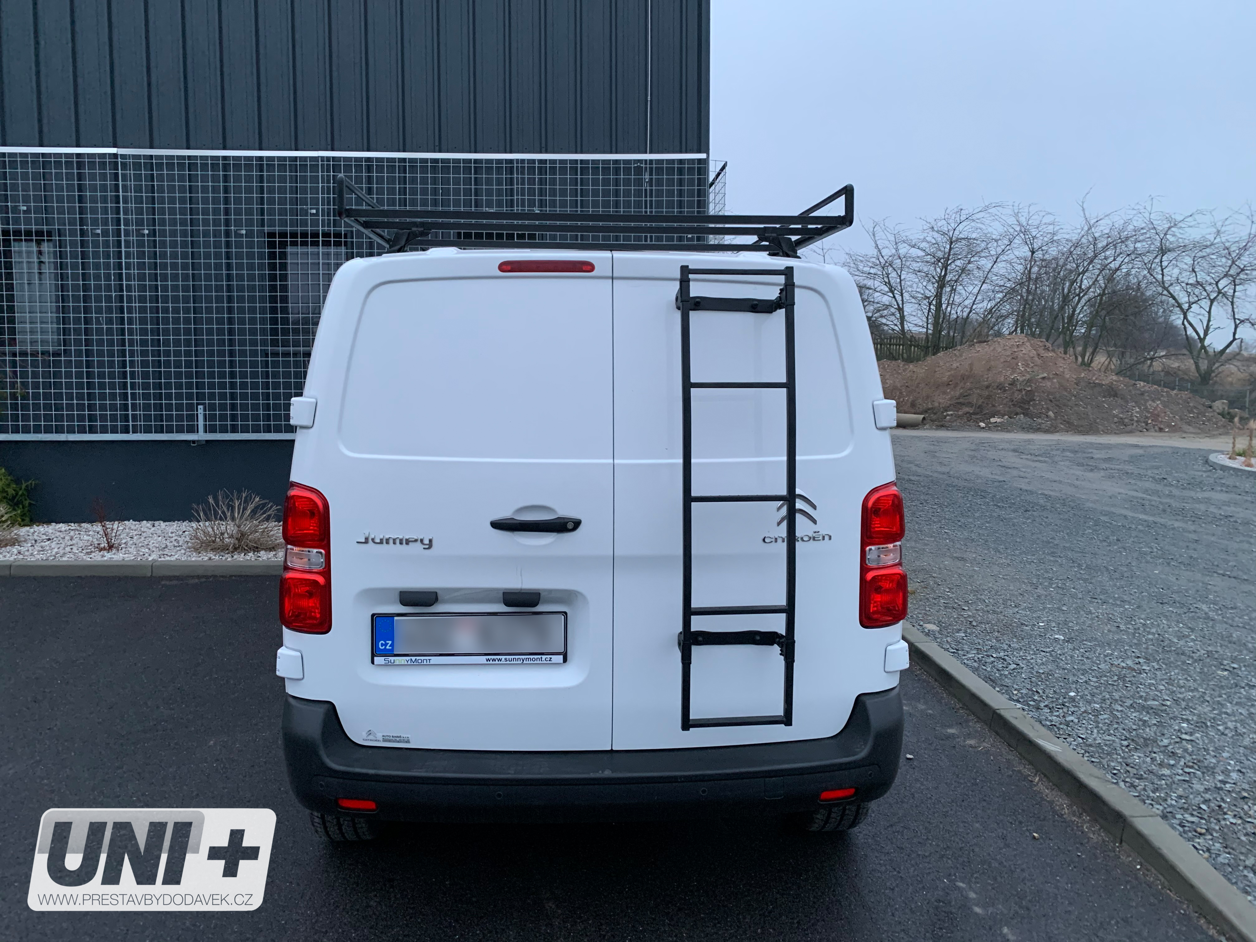 Žebřík pro uchycení na zadních dveřích 120 cm, typ EF, CRUZ