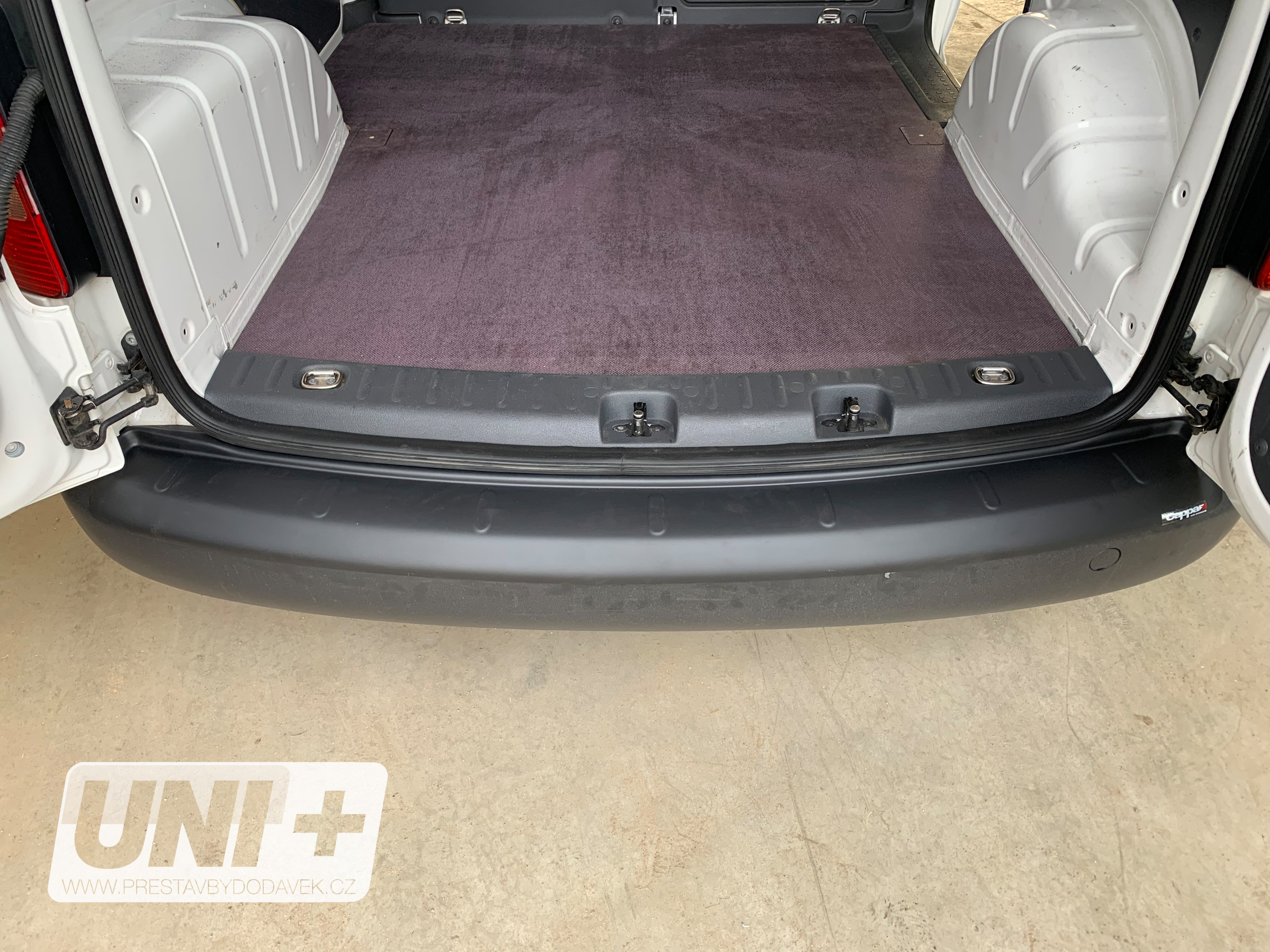 Ochranný kryt zadního prahu ABS plast – Volkswagen Caddy