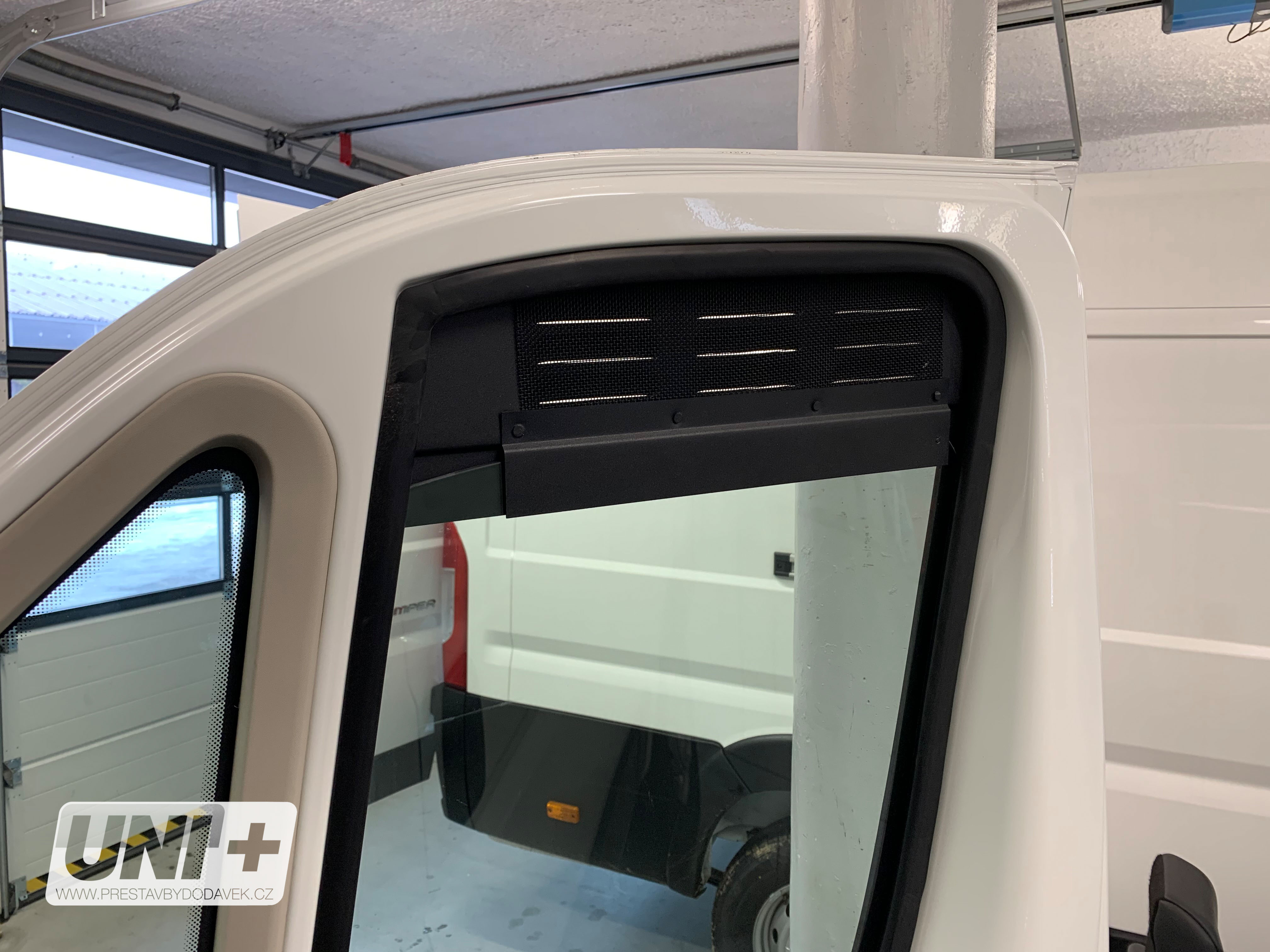 Okenní větrací mřížka Citroen Jumper / Peugeot Boxer / Fiat Ducato (2007-)