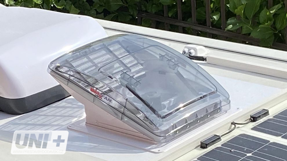 Střešní ventilátor Roof Fan MaxxFan Deluxe | tint