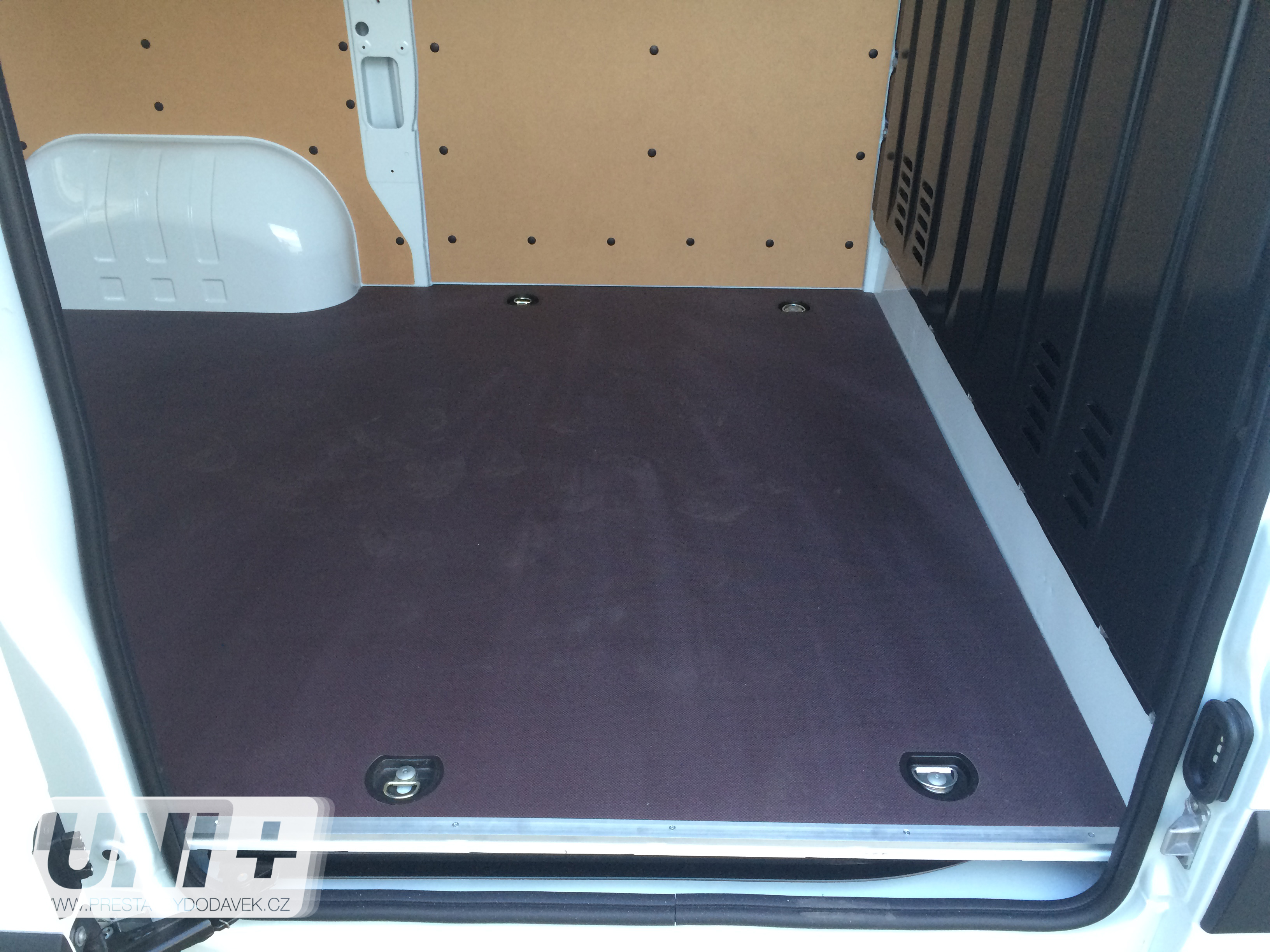 Podlaha - překližka 12 mm Renault Master / Opel Movano / Nissan NV400 (L1)