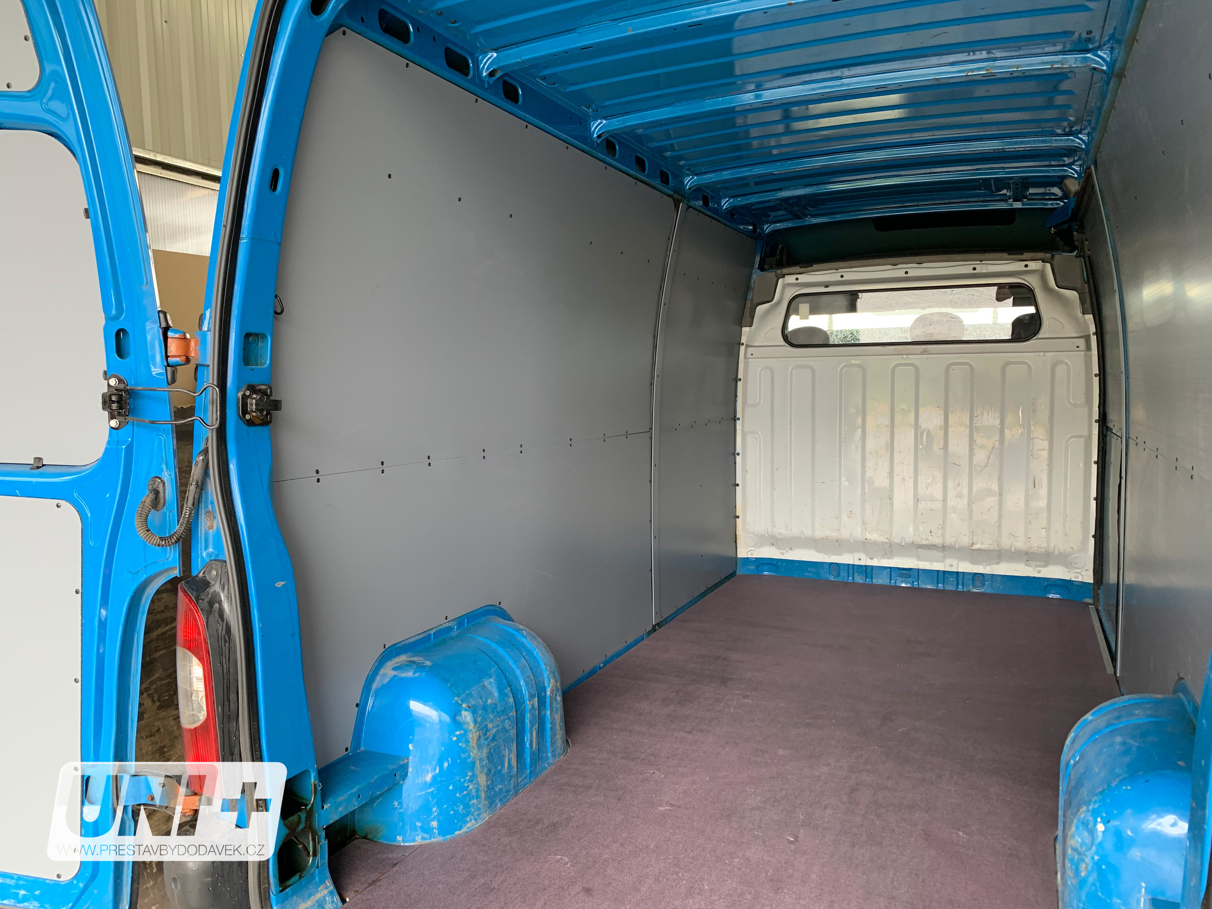 Obložení bočních stěn - polypropylen IP 4 mm Renault Master / Opel Movano | L3H2