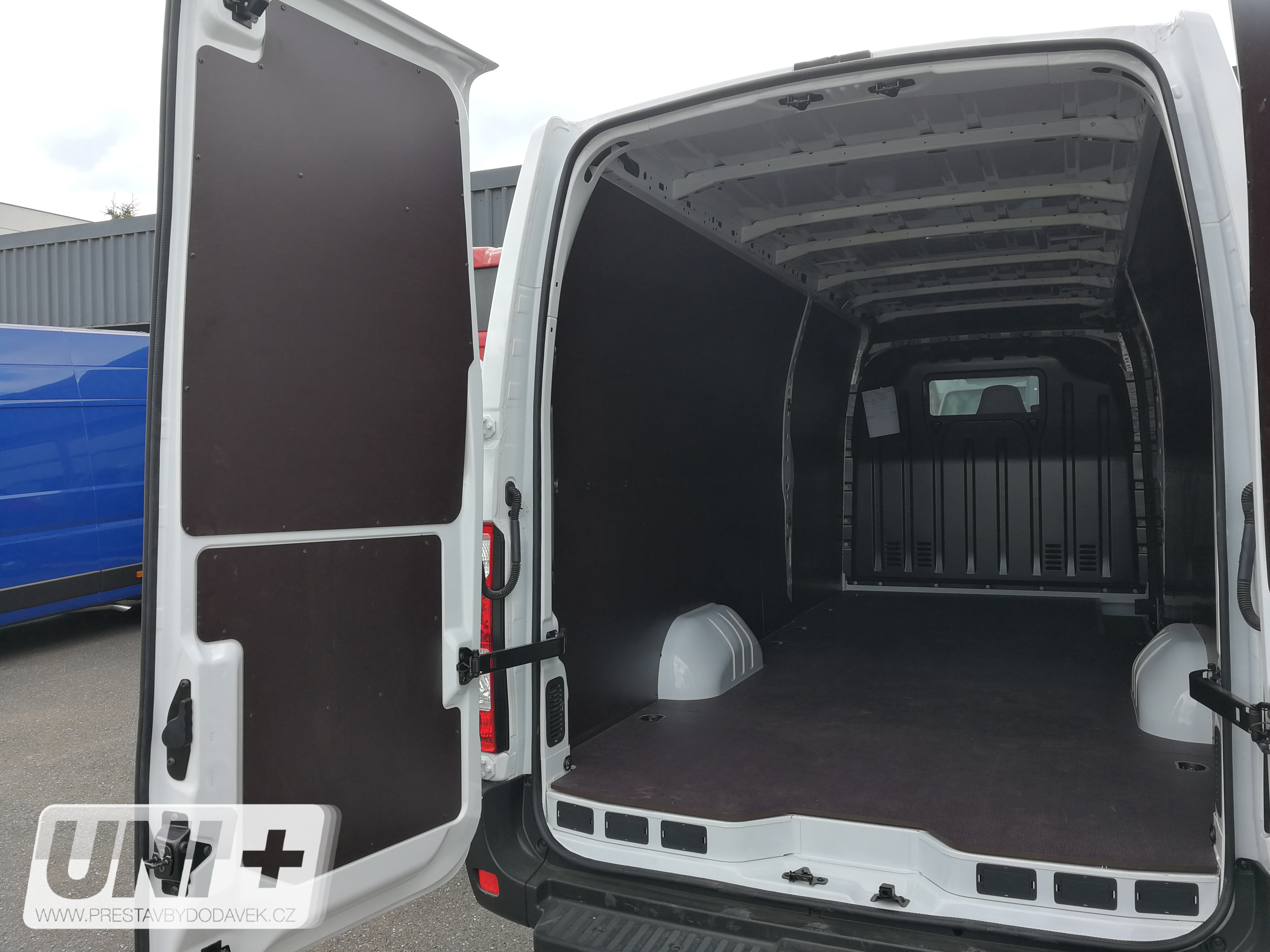 Obložení bočních stěn - překližka 6,5 mm Renault Master / Opel Movano (L4H2 RWD)