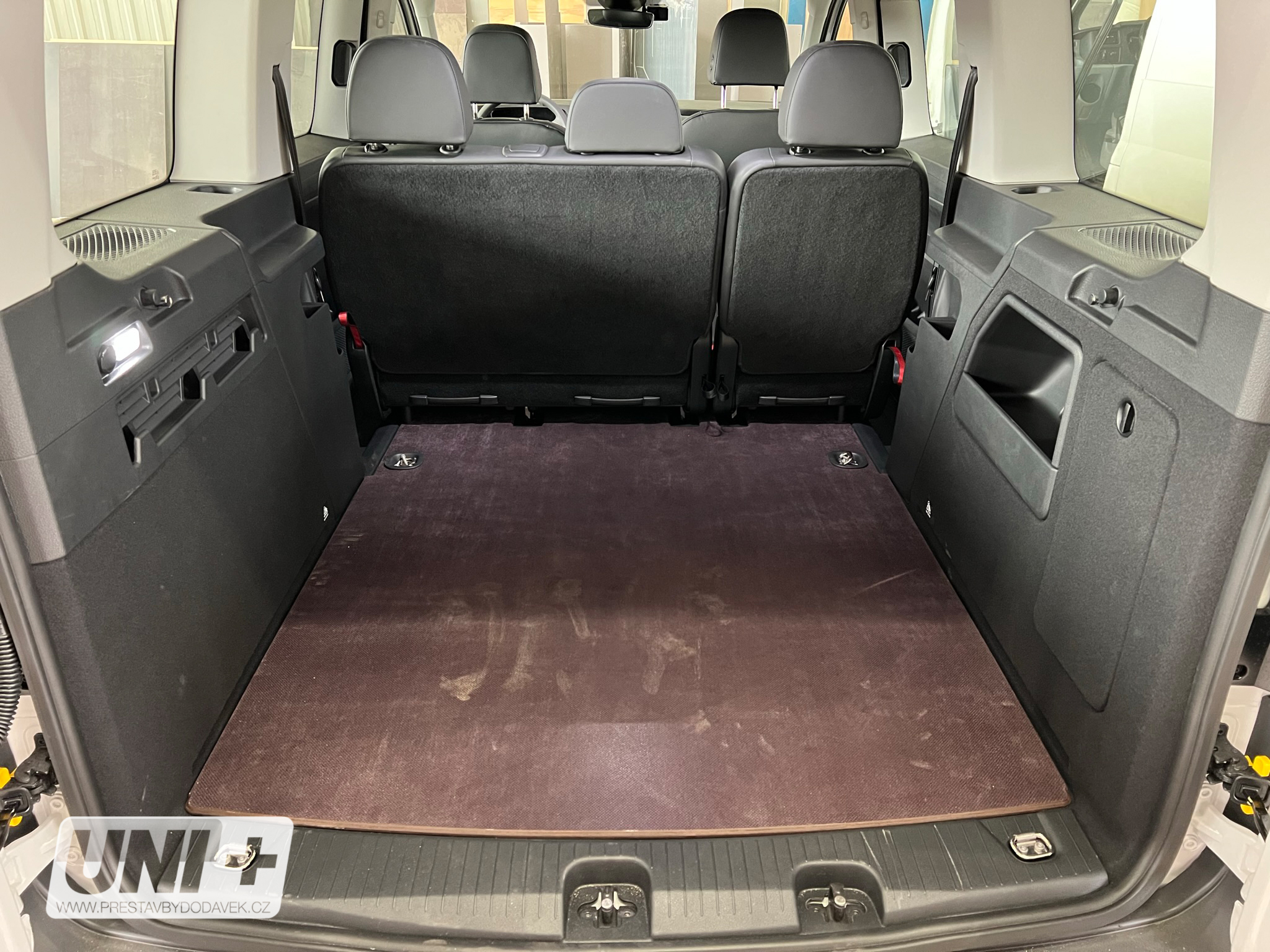 Podlaha - překližka 9 mm Volkswagen Caddy V, Ford Tourneo Connect III | L2