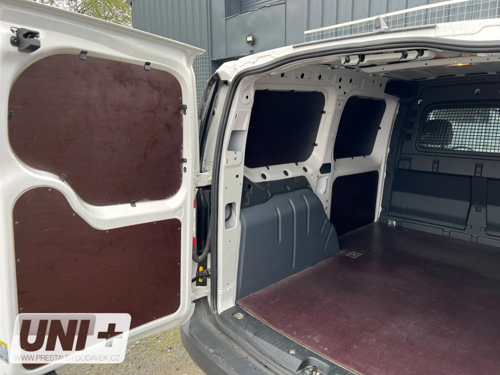Obložení bočních stěn - překližka 4 mm Volkswagen Caddy V, Ford Transit Connect III | L2