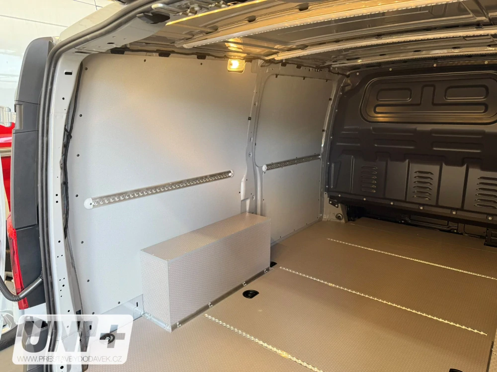 Obložení bočních stěn - polypropylen IP 4 mm Mercedes-Benz Vito (L2)