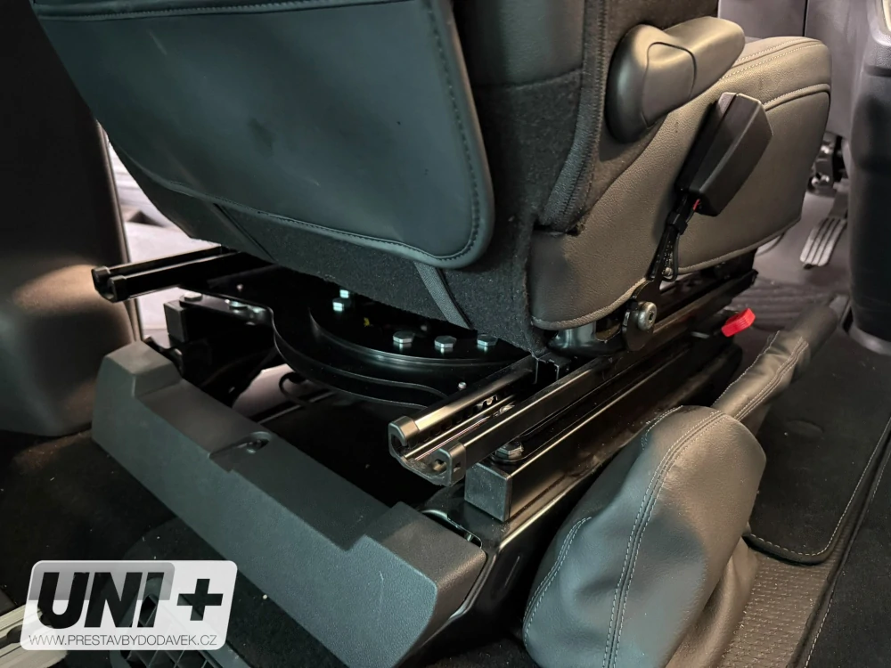 Otočná konzole pro Renault Trafic X82 - strana řidiče