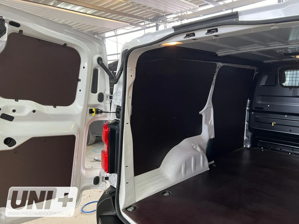Obložení bočních stěn - překližka 4 mm Citroen Jumpy, Peugeot Expert, Toyota Proace | (2862 mm)