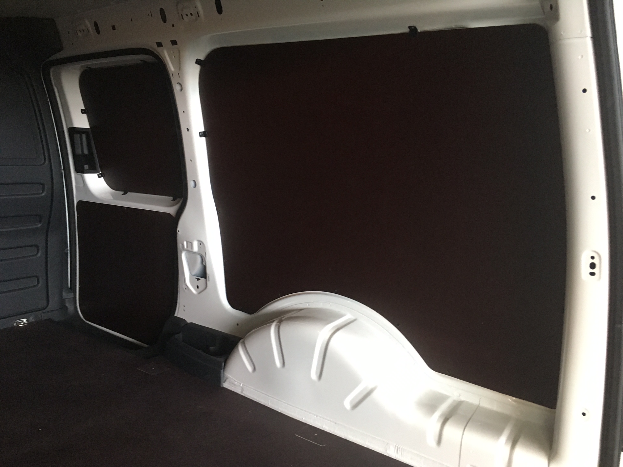 Obložení bočních stěn - překližka 4 mm Volkswagen Caddy Maxi
