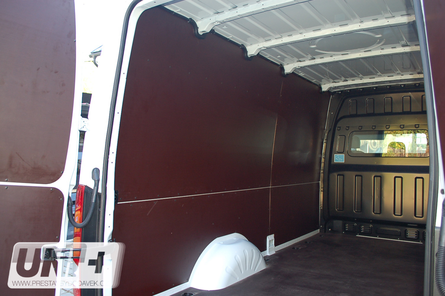 Obložení bočních stěn - překližka 6,5 mm Hyundai H350 | L3