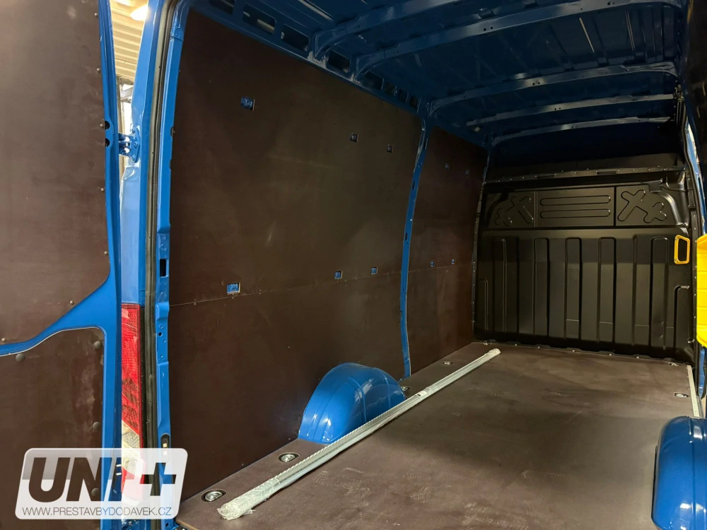 Obložení bočních stěn - překližka 4 mm Iveco Daily (12m³)
