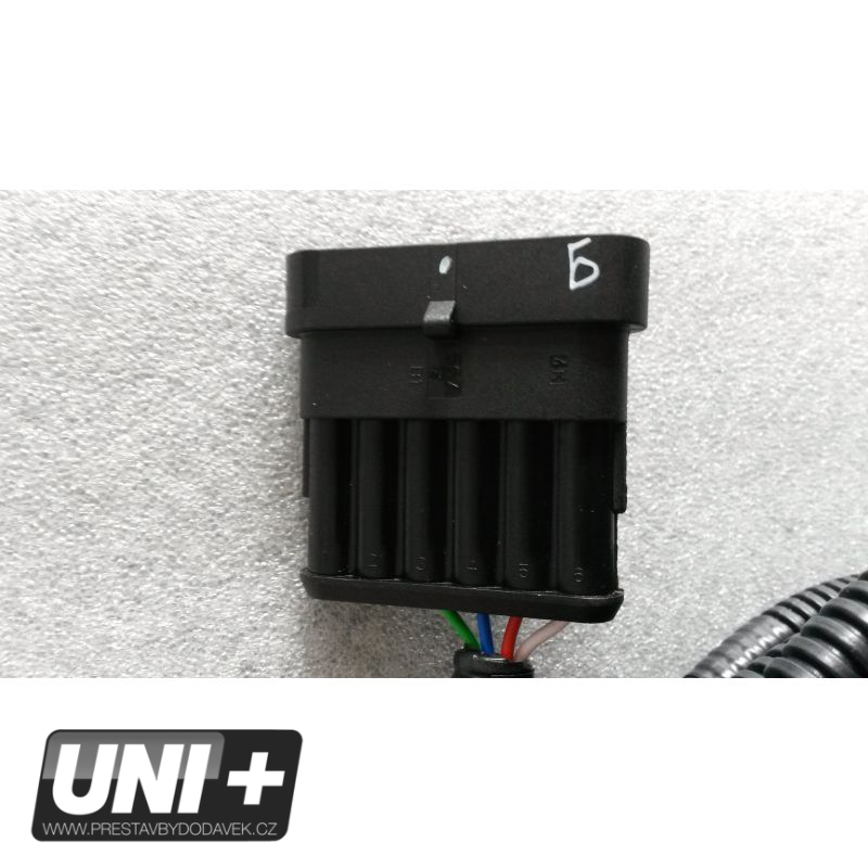Propojovací kabel 7M