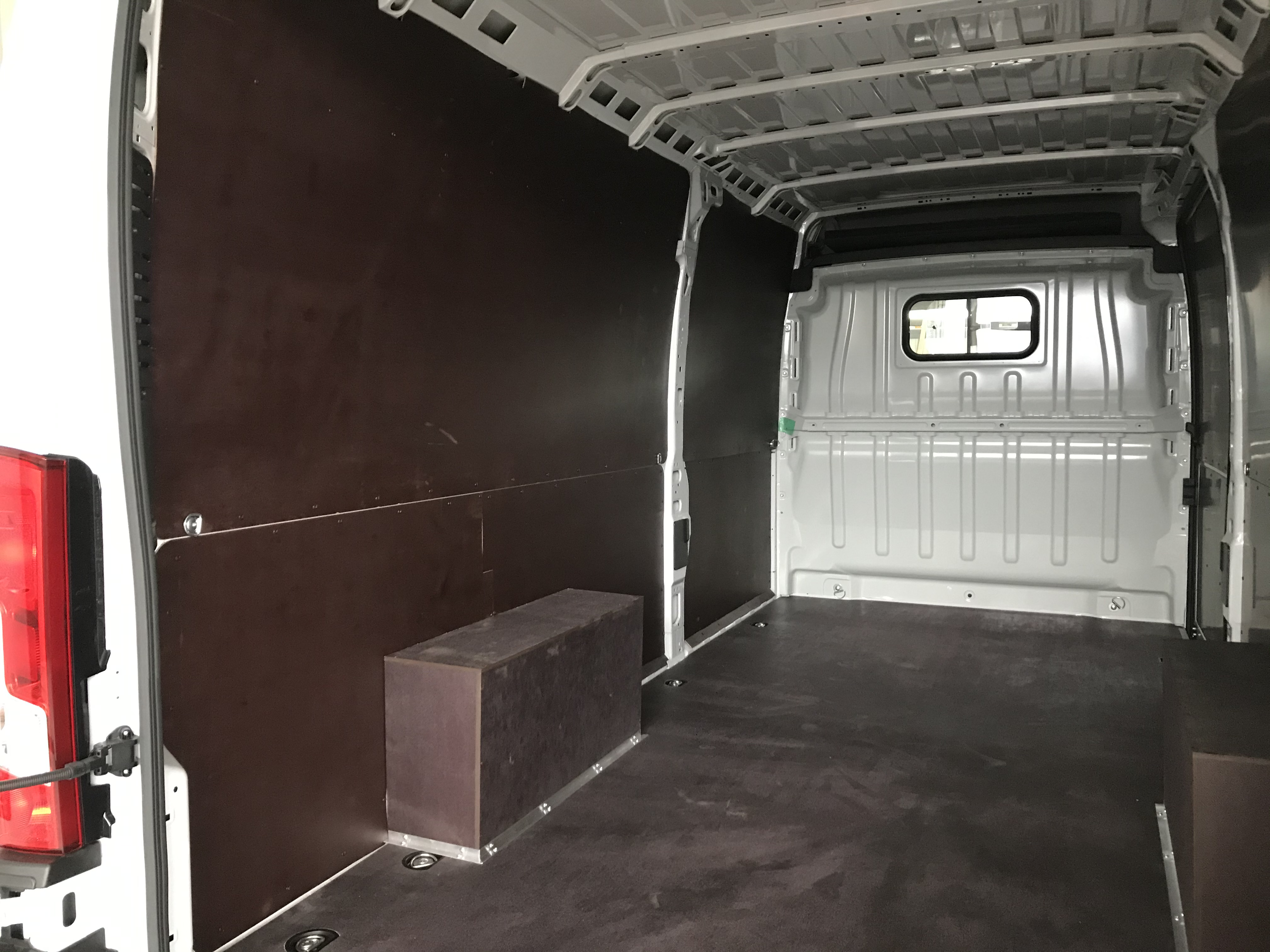 Obložení bočních stěn - překližka 6,5 mm Citroen Jumper, Peugeot Boxer, Fiat Ducato X250/X290 | L4H2