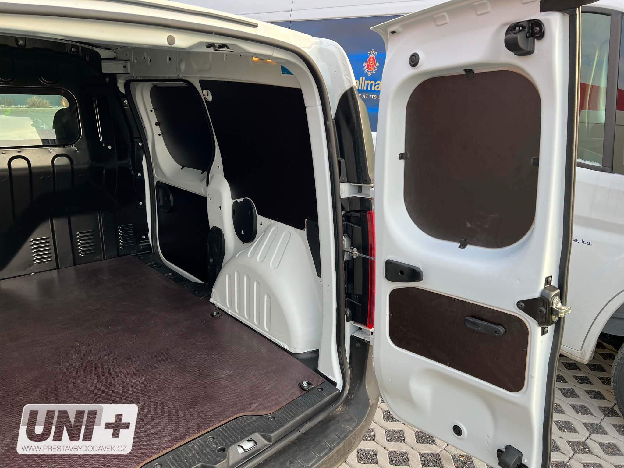 Obložení bočních stěn - překližka 4 mm Renault Express Van (L1)