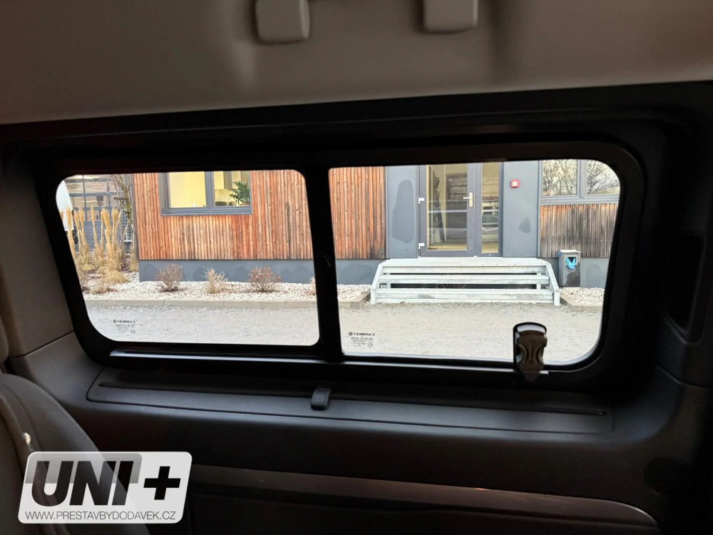 Boční posuvné okno Carbest tónované – Citroen Jumpy / Peugeot Expert / Toyota Proace | levé