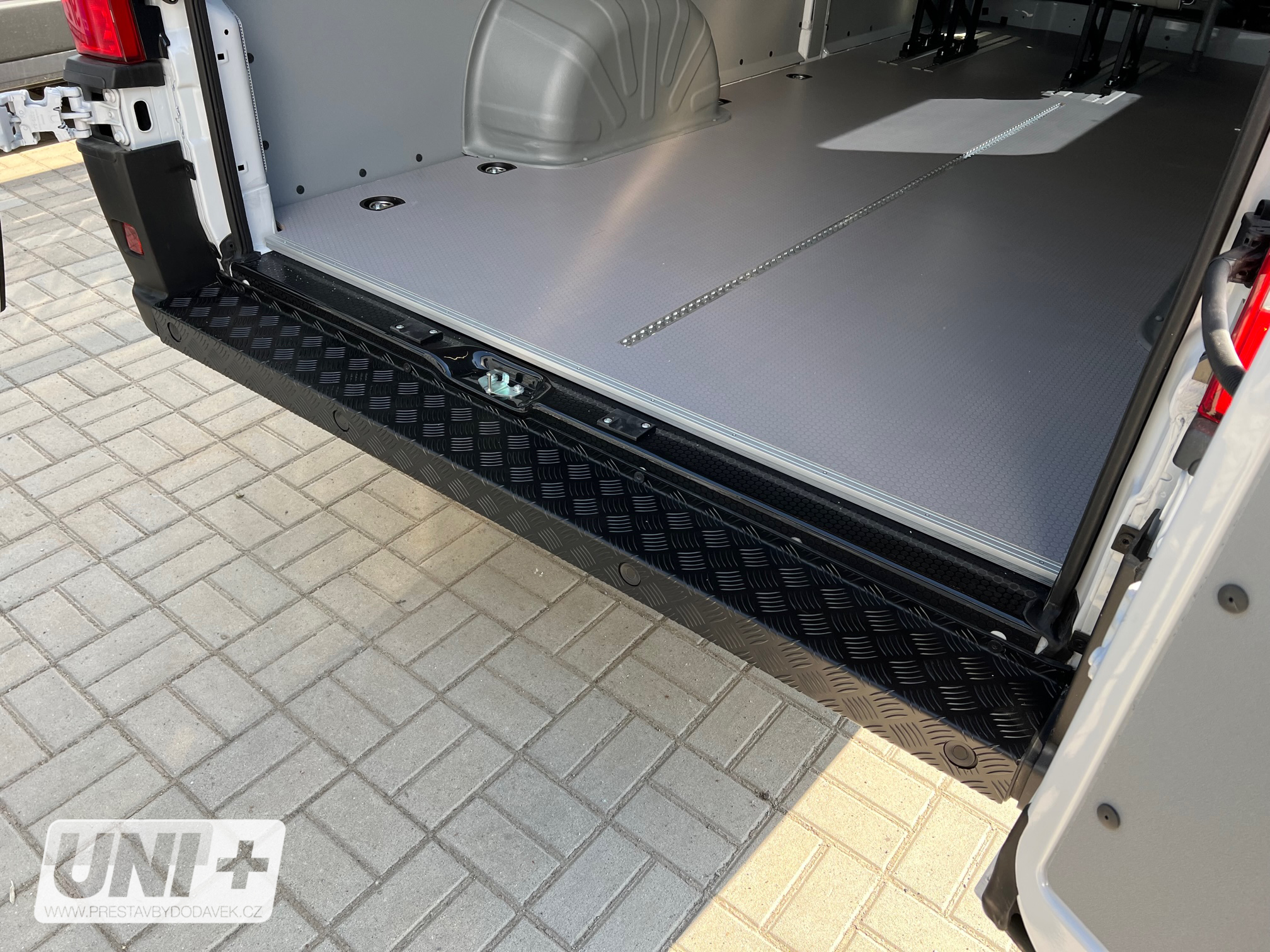 Ochranný kryt zadního nárazníku - Citroen Jumper, Peugeot Boxer, Fiat Ducato 07-, Opel Movano C 21-, Toyota Proace MAX 24-
