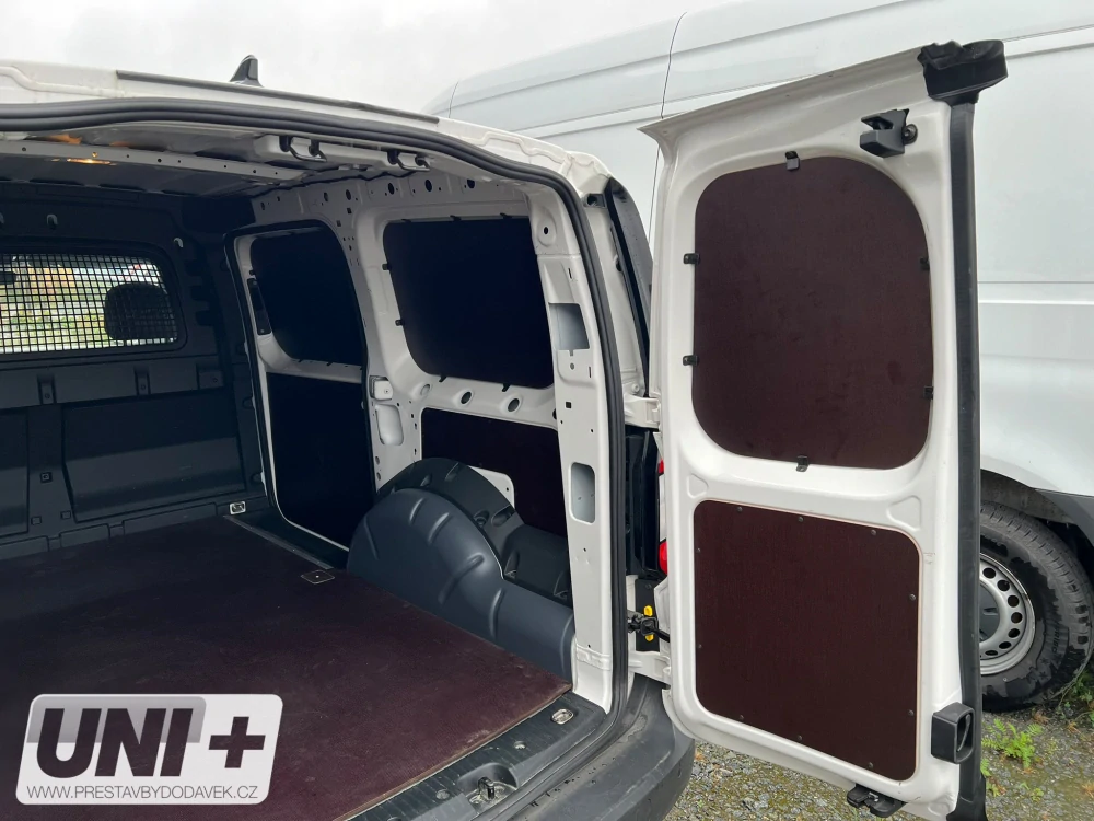 Obložení bočních stěn - překližka 4 mm Volkswagen Caddy V, Ford Transit Connect III | L2