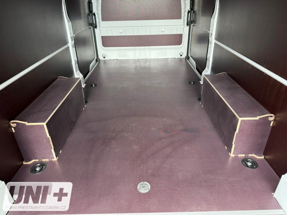 Kryty podběhů s pantem - překližka MAXUS eDELIVER 9