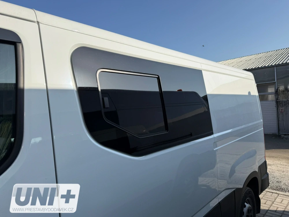 Boční levé posuvné okno | Iveco Daily 7m³-9m³