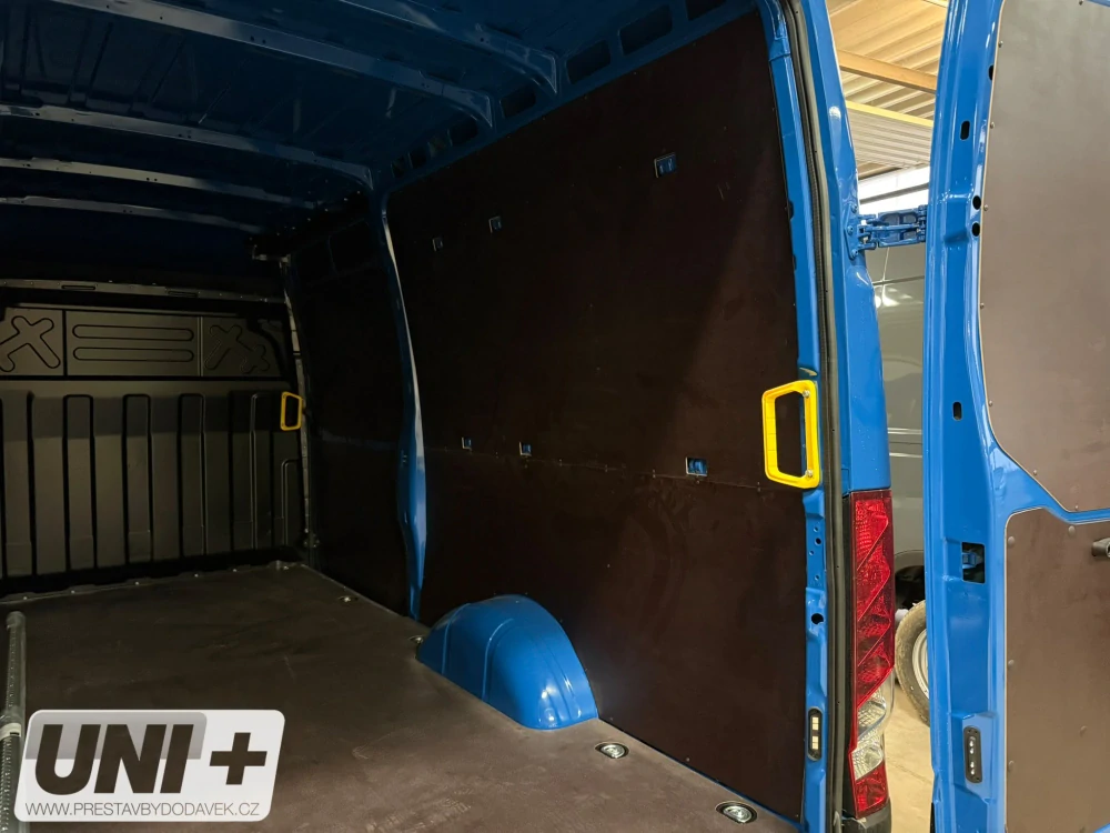 Obložení bočních stěn - překližka 4 mm Iveco Daily (12m³)