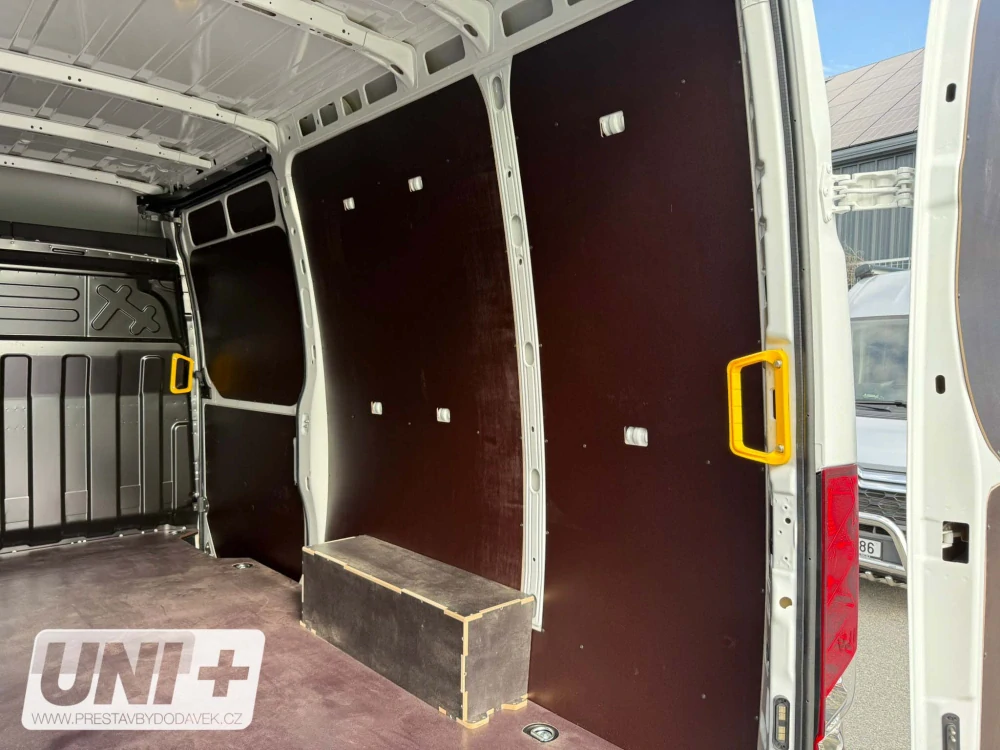 Obložení bočních stěn - překližka 6,5 mm Iveco Daily (12 m³)