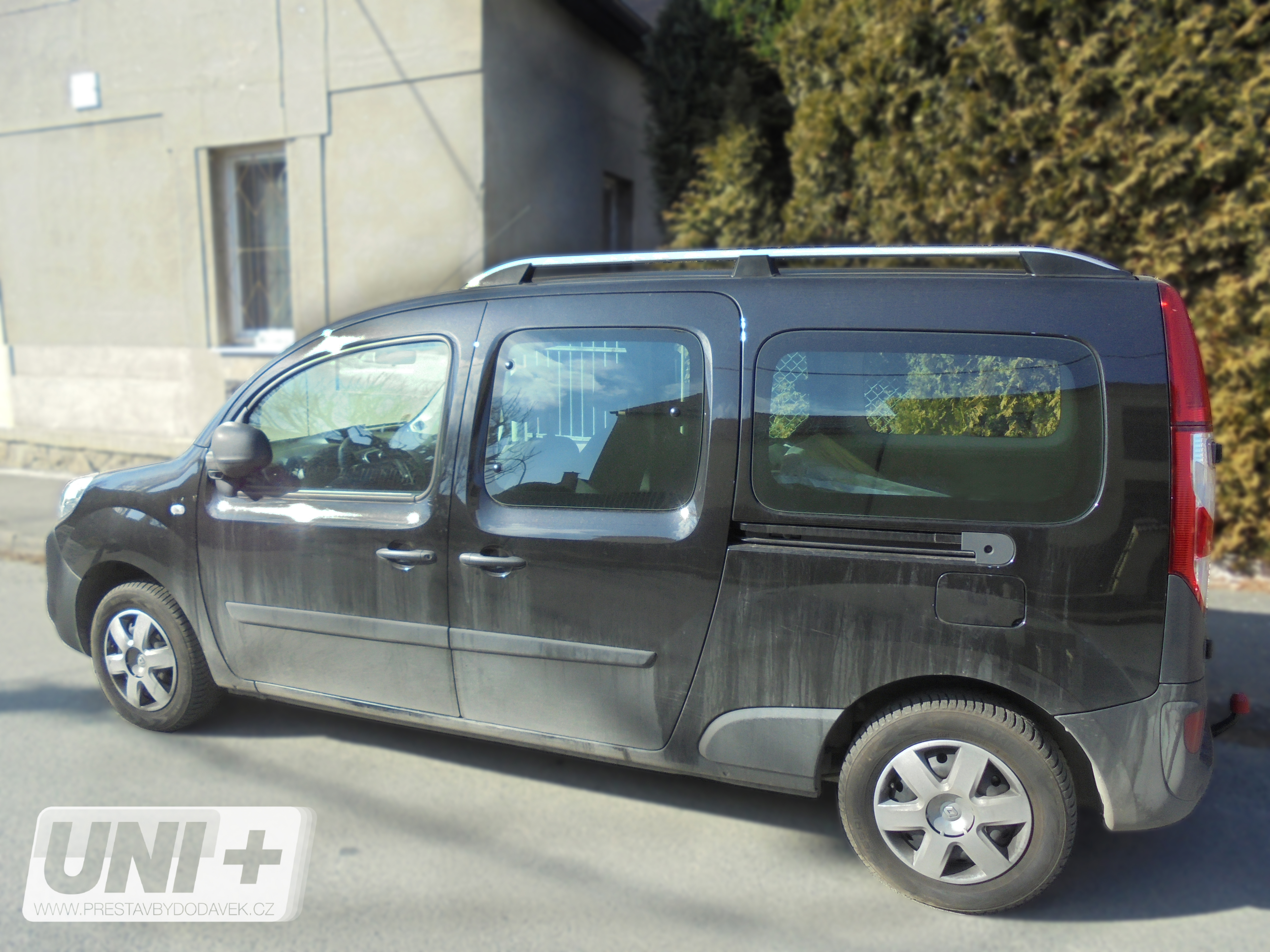 Omtec podélné střešní nosiče stříbrné - Renault Kangoo Maxi / Mercedes-Benz Citan - dlouhý rozvor