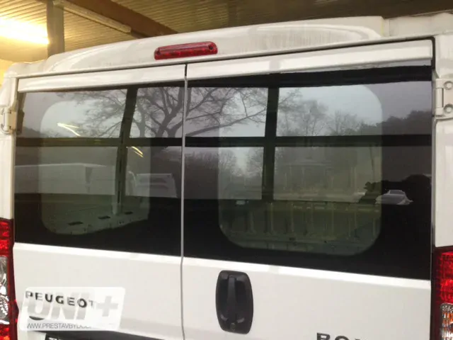 Levé pevné okno křídlových dveří - Citroen Jumper / Peugeot Boxer / Fiat Ducato / Opel Movano (L1H1-L4H3) | 180°