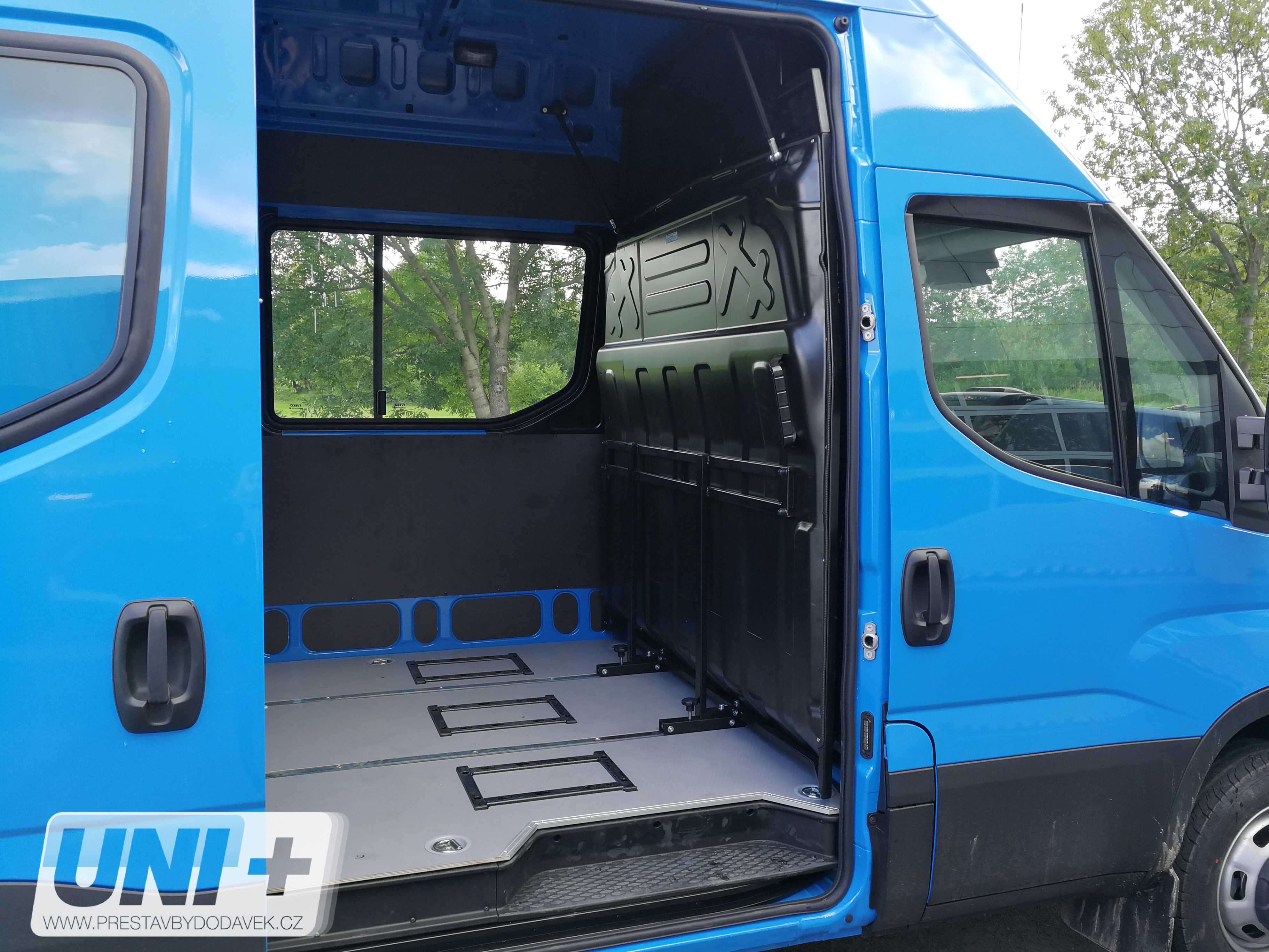 Podlaha - překližka 12 mm HEXA Iveco Daily (3130 mm dvoumontáž)