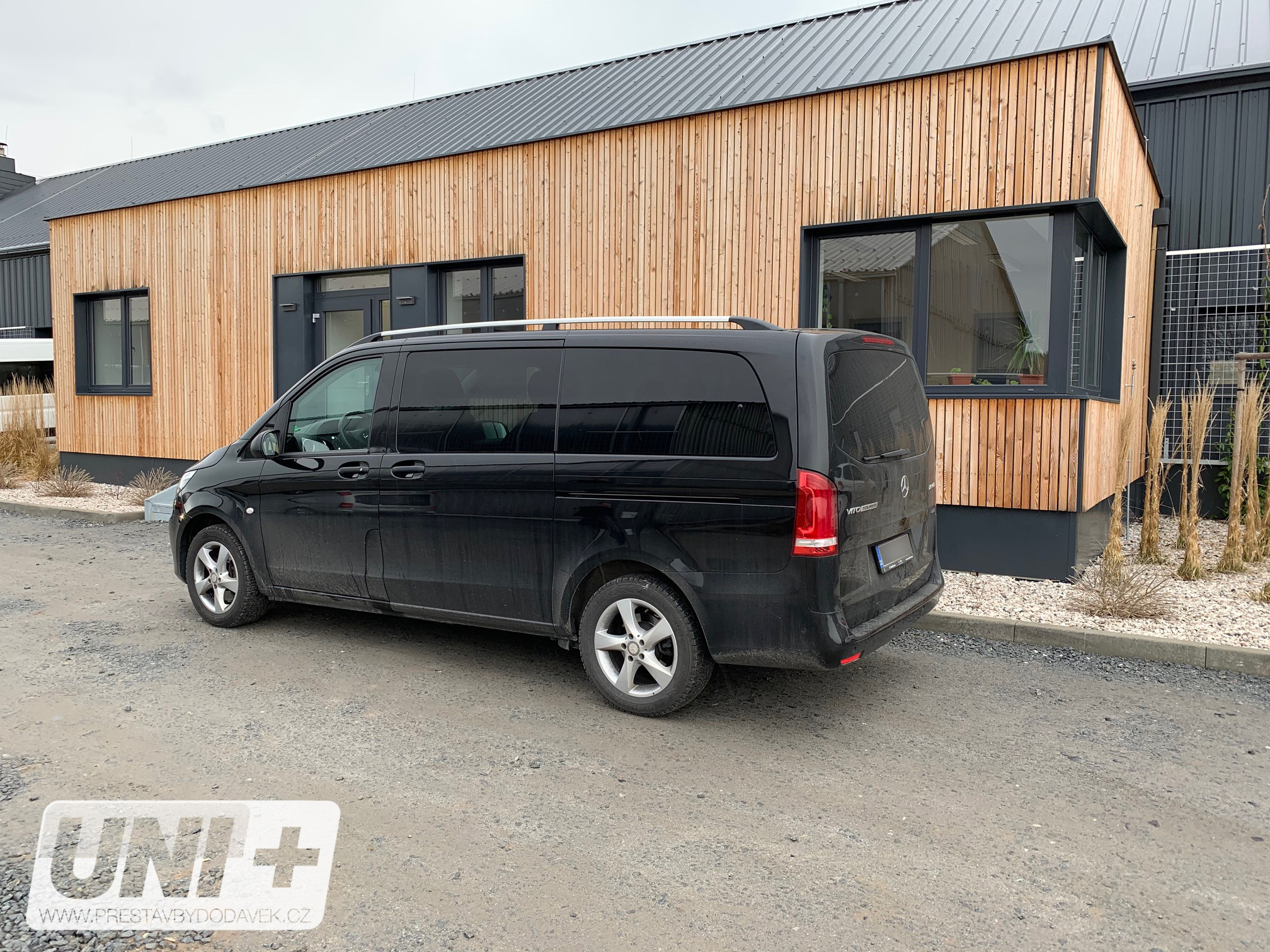 Omtec Solid podélné střešní nosiče odstín stříbrné - Mercedes-Benz Vito (LONG)