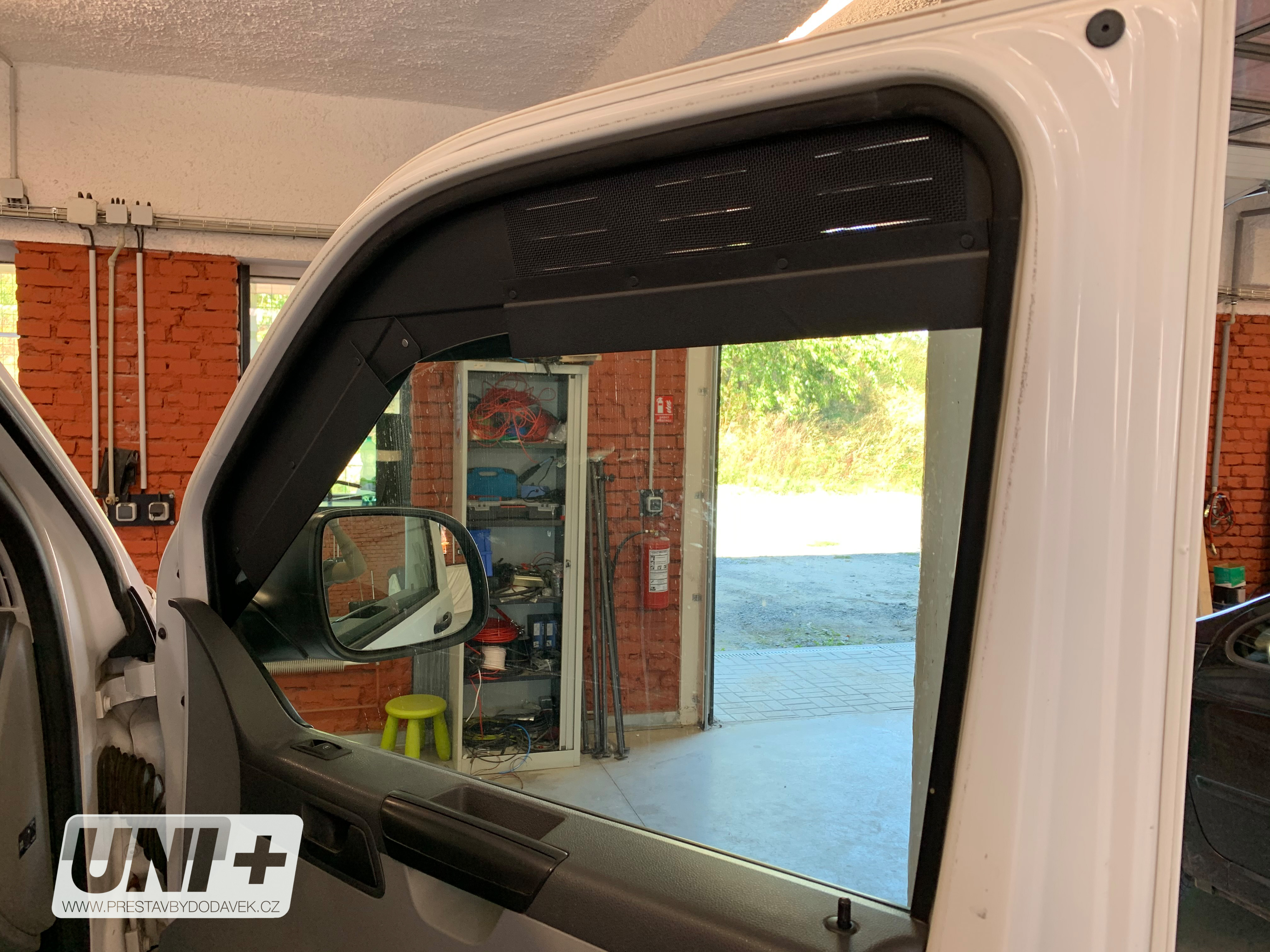 Okenní větrací mřížka Volkswagen Transporter T5, T6