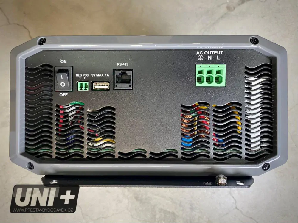 Měnič napětí EPever IPower Plus 1000W 12V