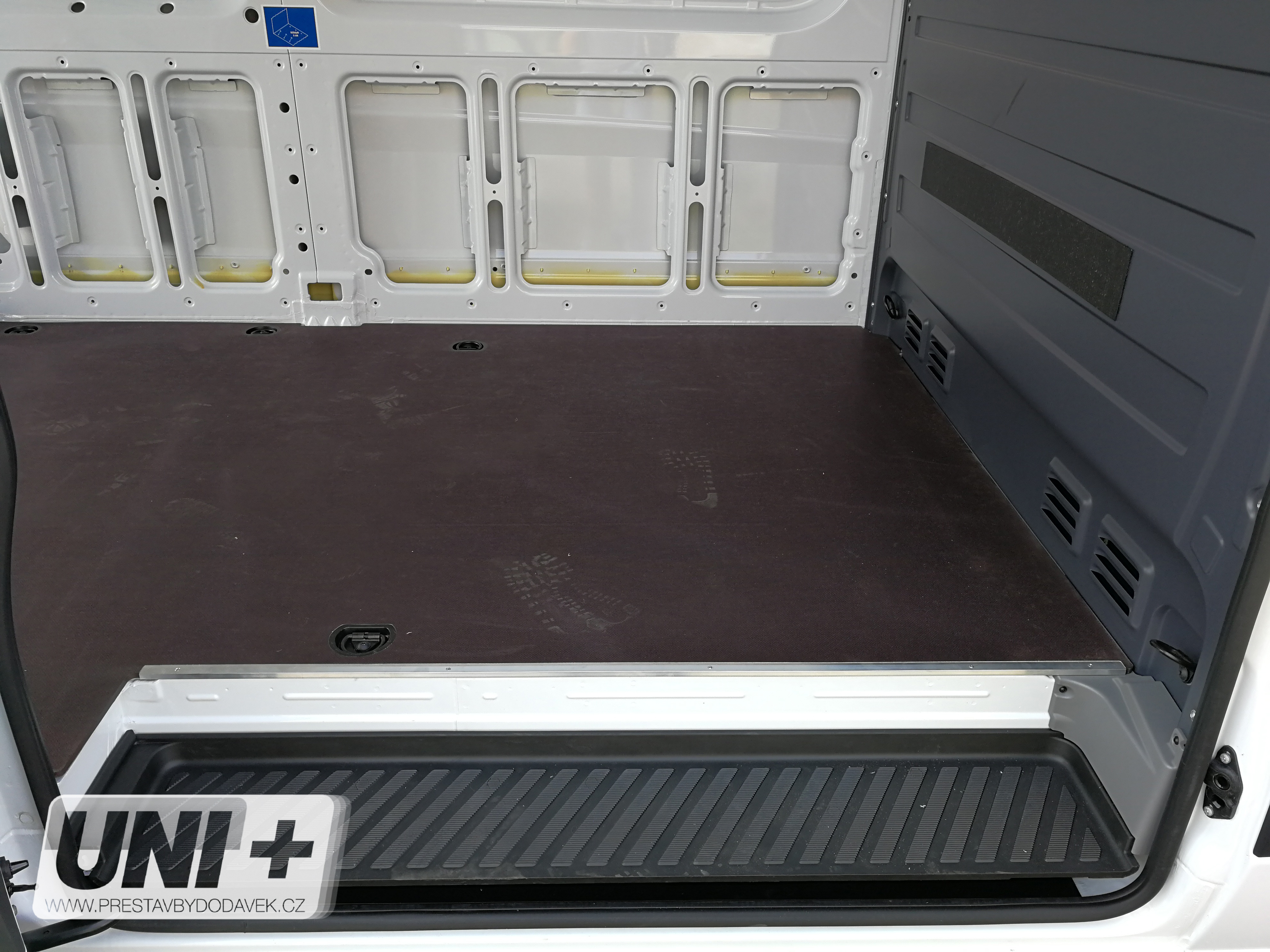 Podlaha - překližka 12 mm Mercedes-Benz Sprinter / Volkswagen Crafter (L4)