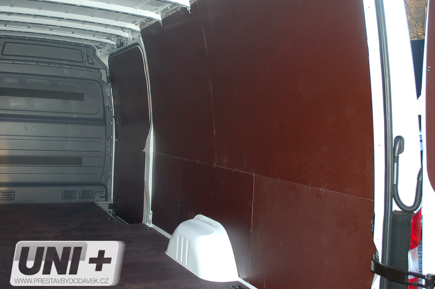 Obložení bočních stěn - překližka 6,5 mm Mercedes-Benz Sprinter / Volkswagen Crafter (L4H2)