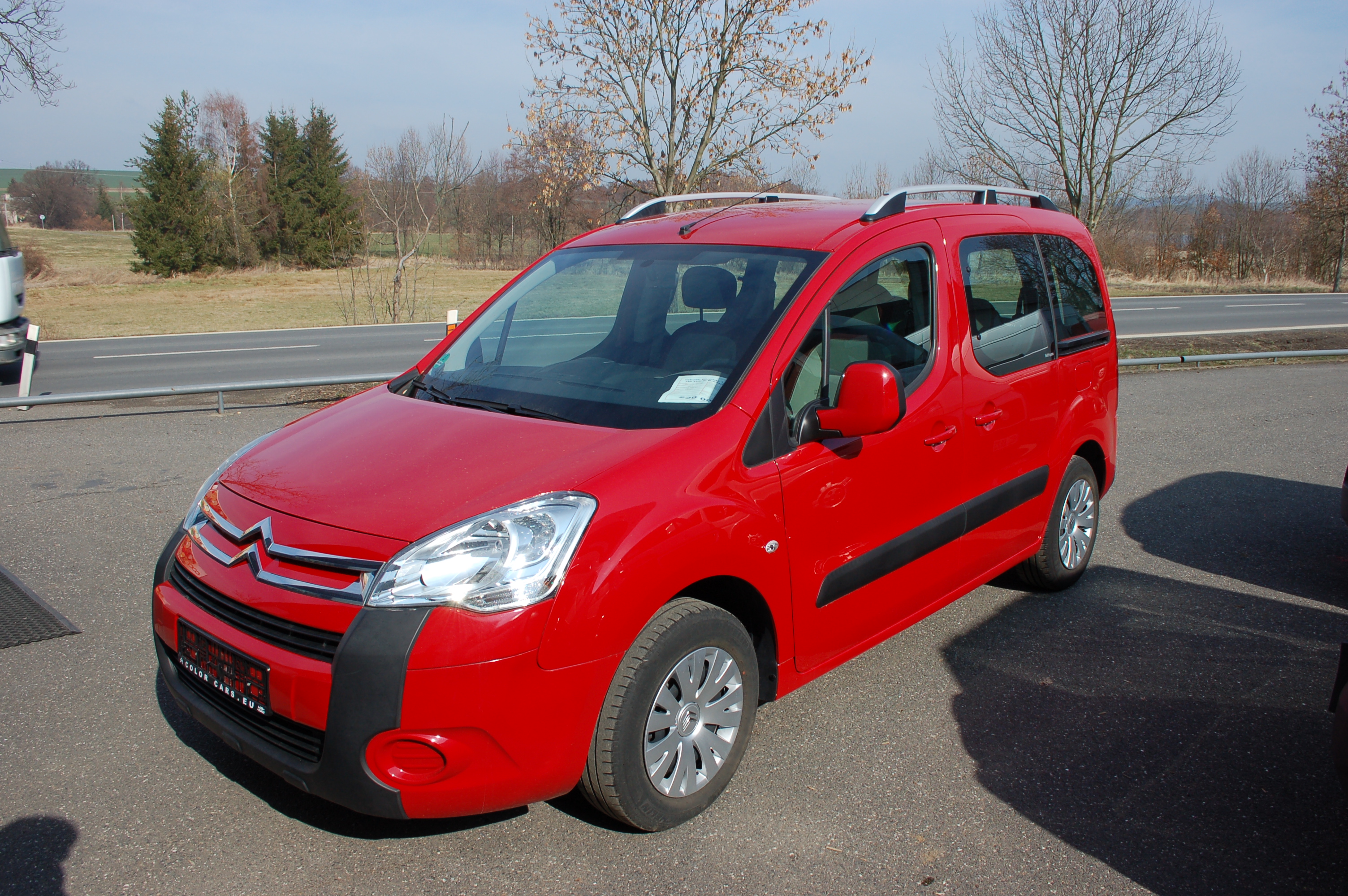Omtec podélné střešní nosiče stříbrné - Citroen Berlingo B9, Peugeot Partner B9