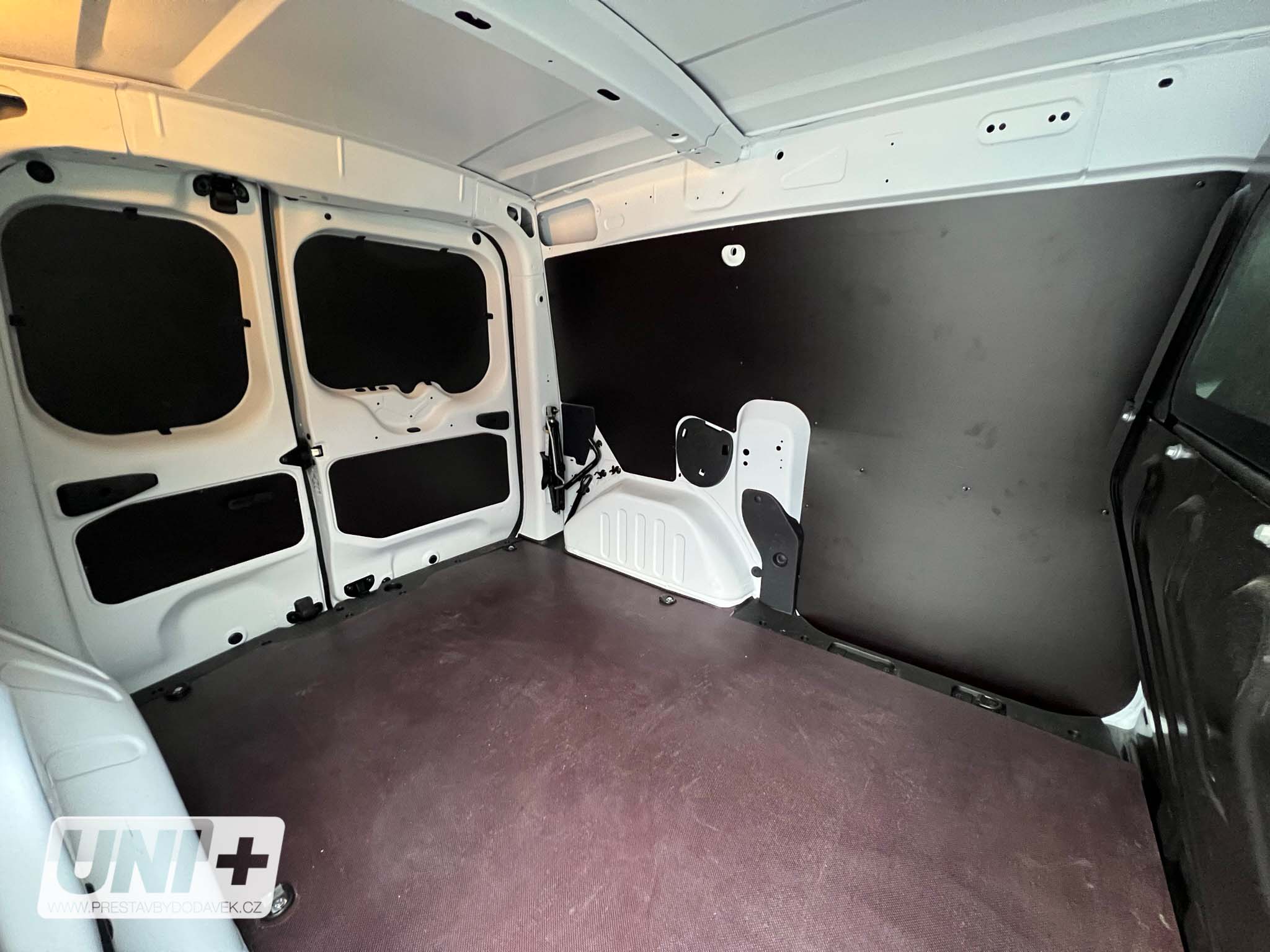 Obložení bočních stěn - překližka 4 mm Renault Express Van (L1)