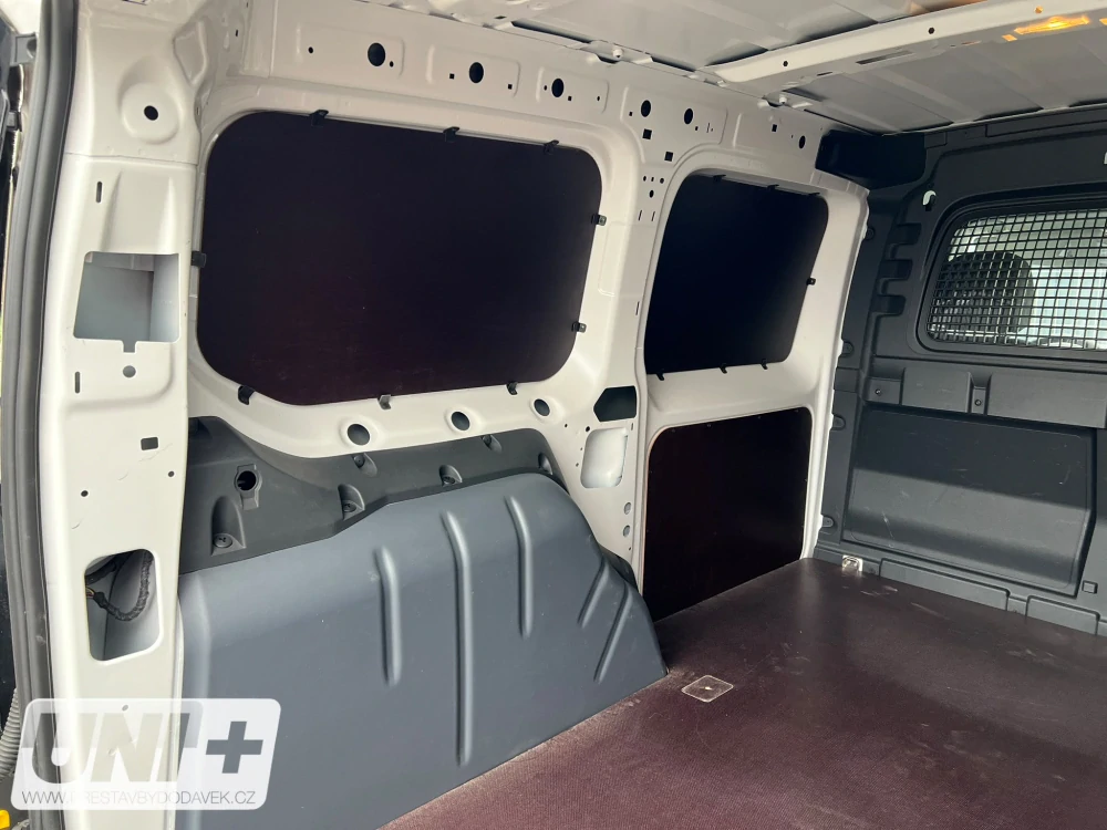 Obložení bočních stěn - překližka 4 mm Volkswagen Caddy V, Ford Transit Connect III | L2