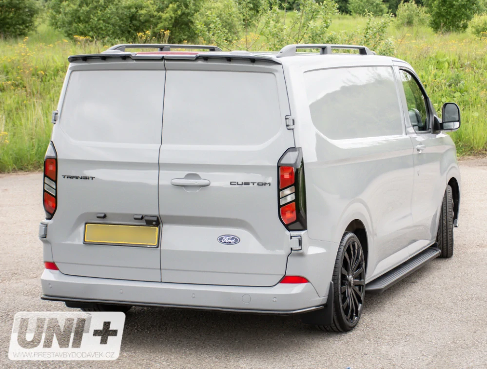 Omtec podélné střešní nosiče černé - Ford Transit Custom V710 L1 (SWB)