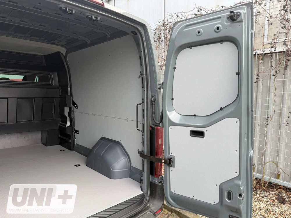 Obložení bočních stěn - polypropylen IP 4 mm Renault Master, Nissan Interstar - Carpol crewcab  | L3H2