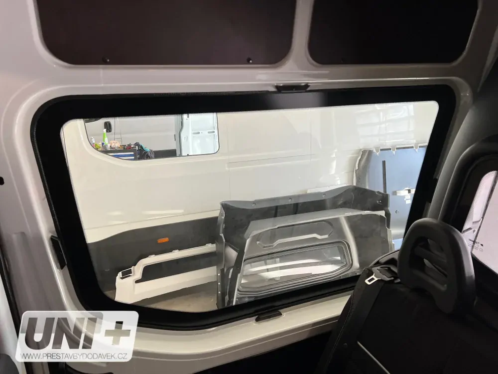Boční pravé pevné okno | Iveco Daily