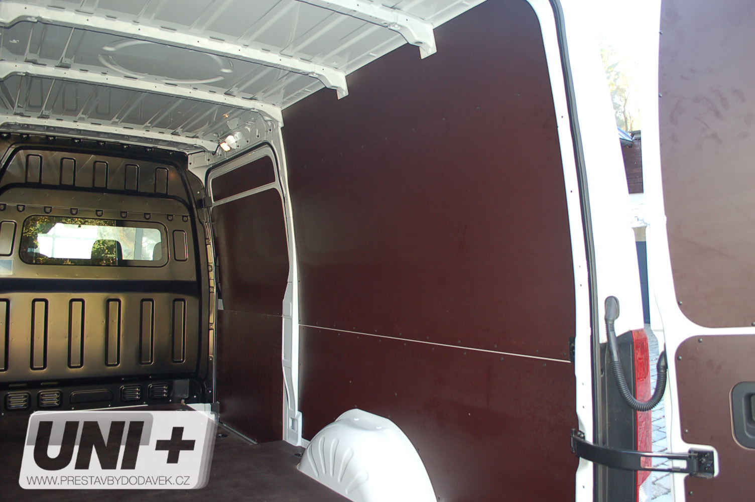 Obložení bočních stěn - překližka 6,5 mm Hyundai H350 | L3