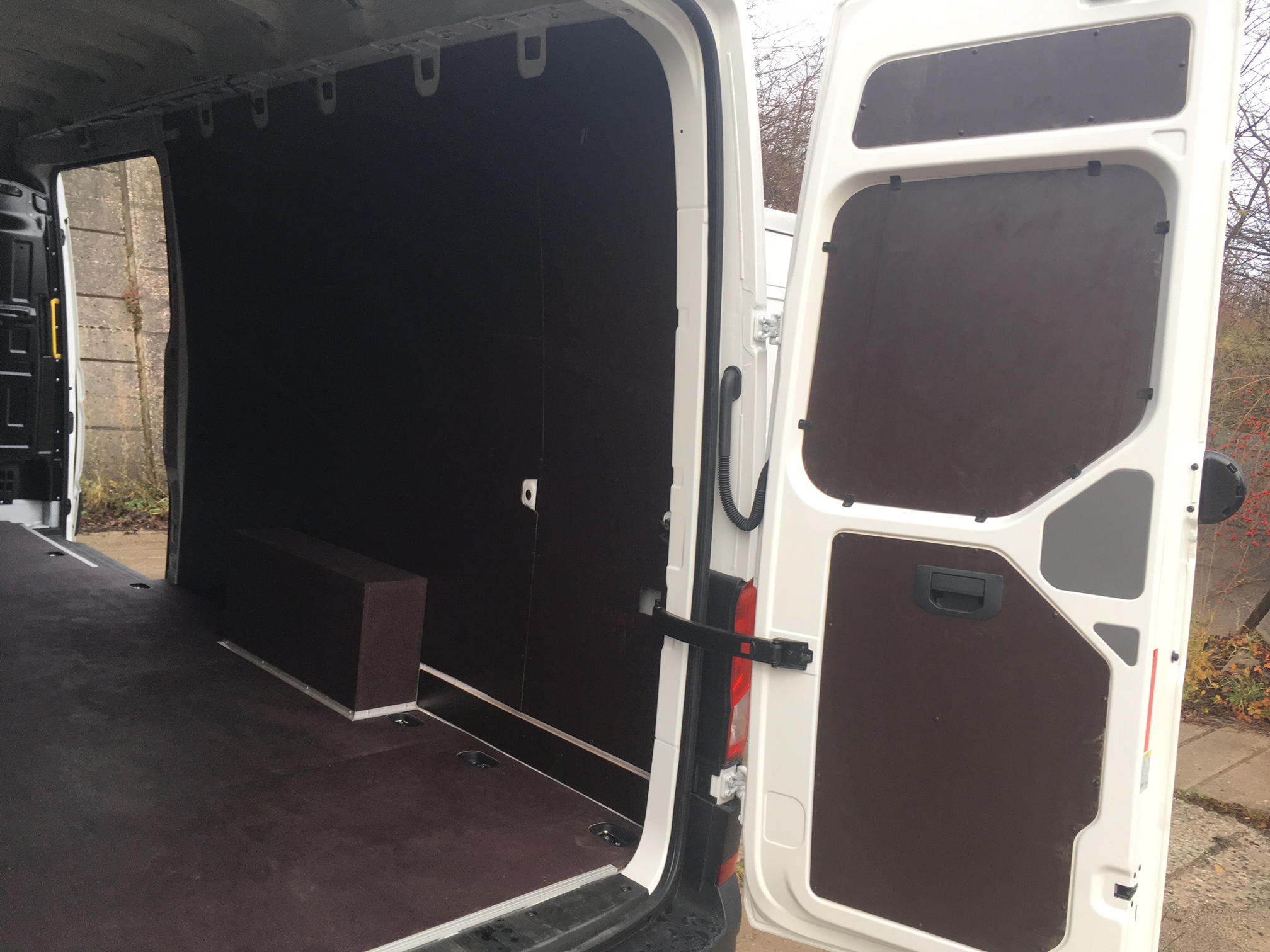 Obložení bočních stěn - překližka 6,5 mm Volkswagen Crafter / MAN TGE (L5H3)