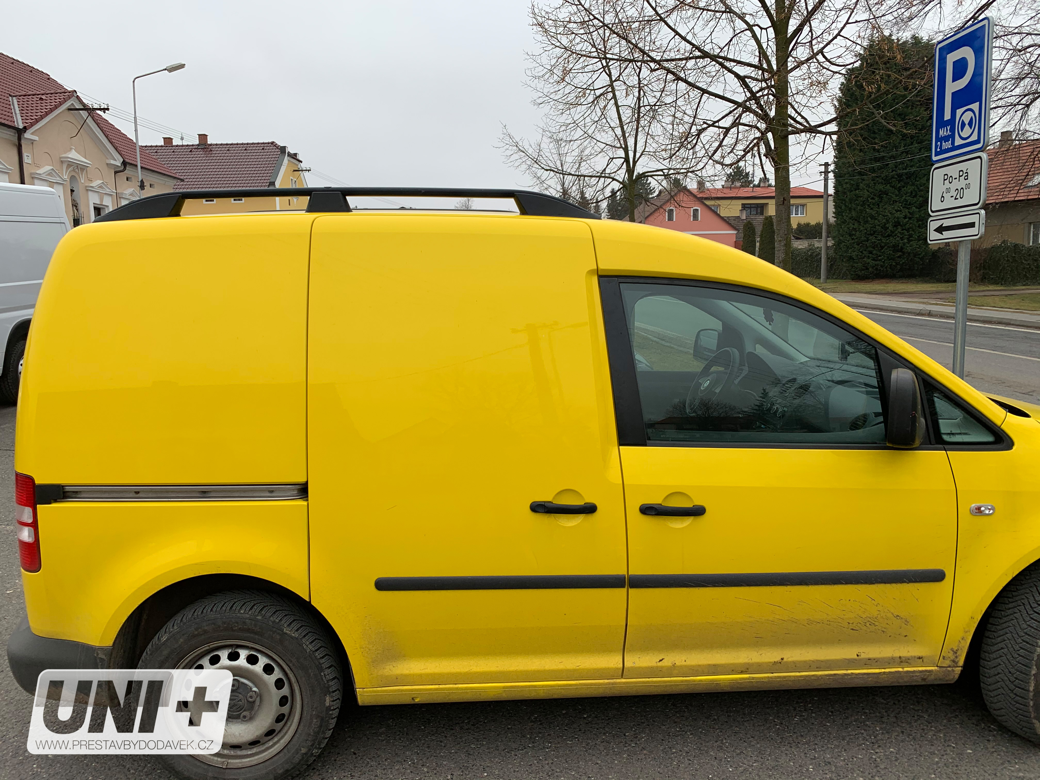 Omtec podélné střešní nosiče černé - Volkswagen Caddy IV