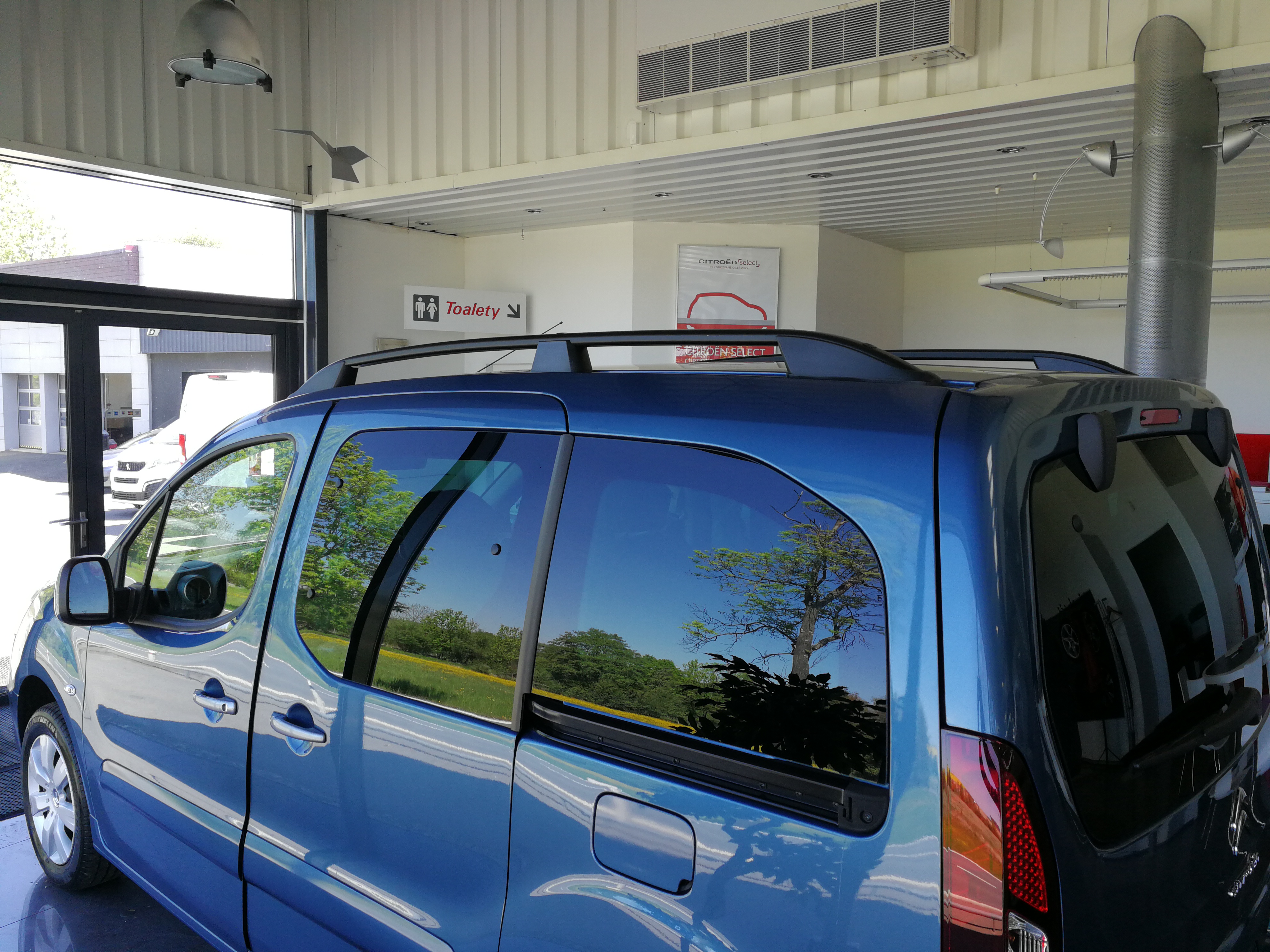 Omtec podélné střešní nosiče černé - Citroen Berlingo B9, Peugeot Partner B9