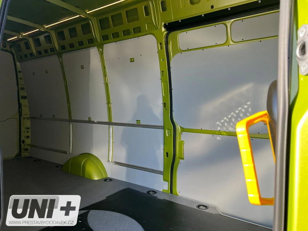 Obložení bočních stěn - polypropylen IP 4 mm Iveco Daily (18 m³)