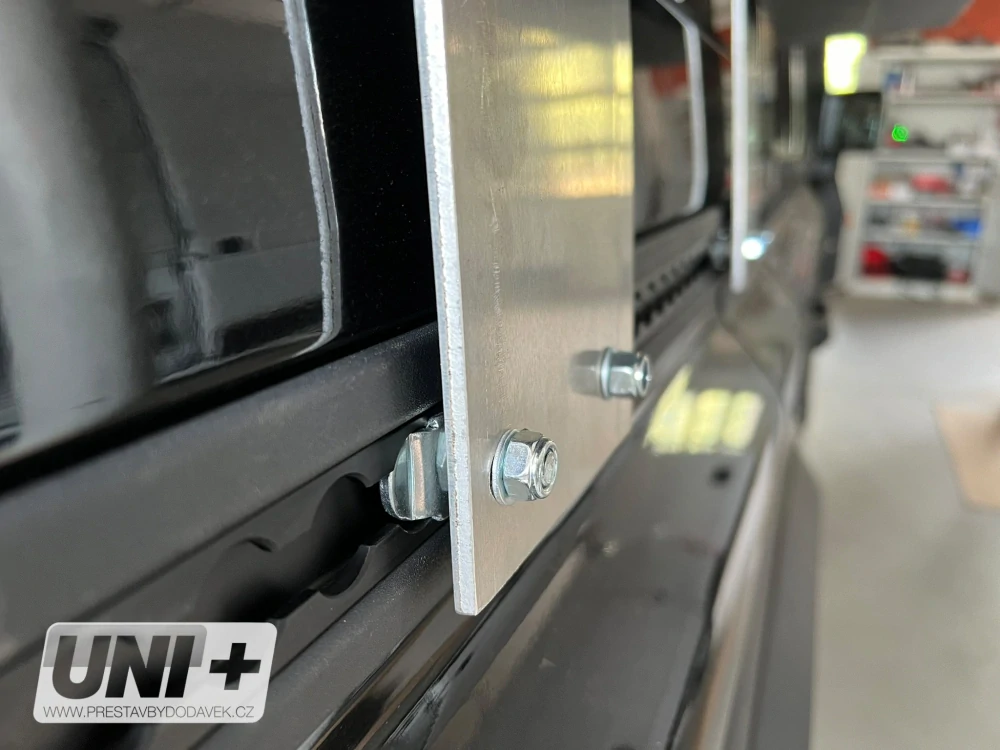 Šroub M8 x 60 mm pro airline lištu