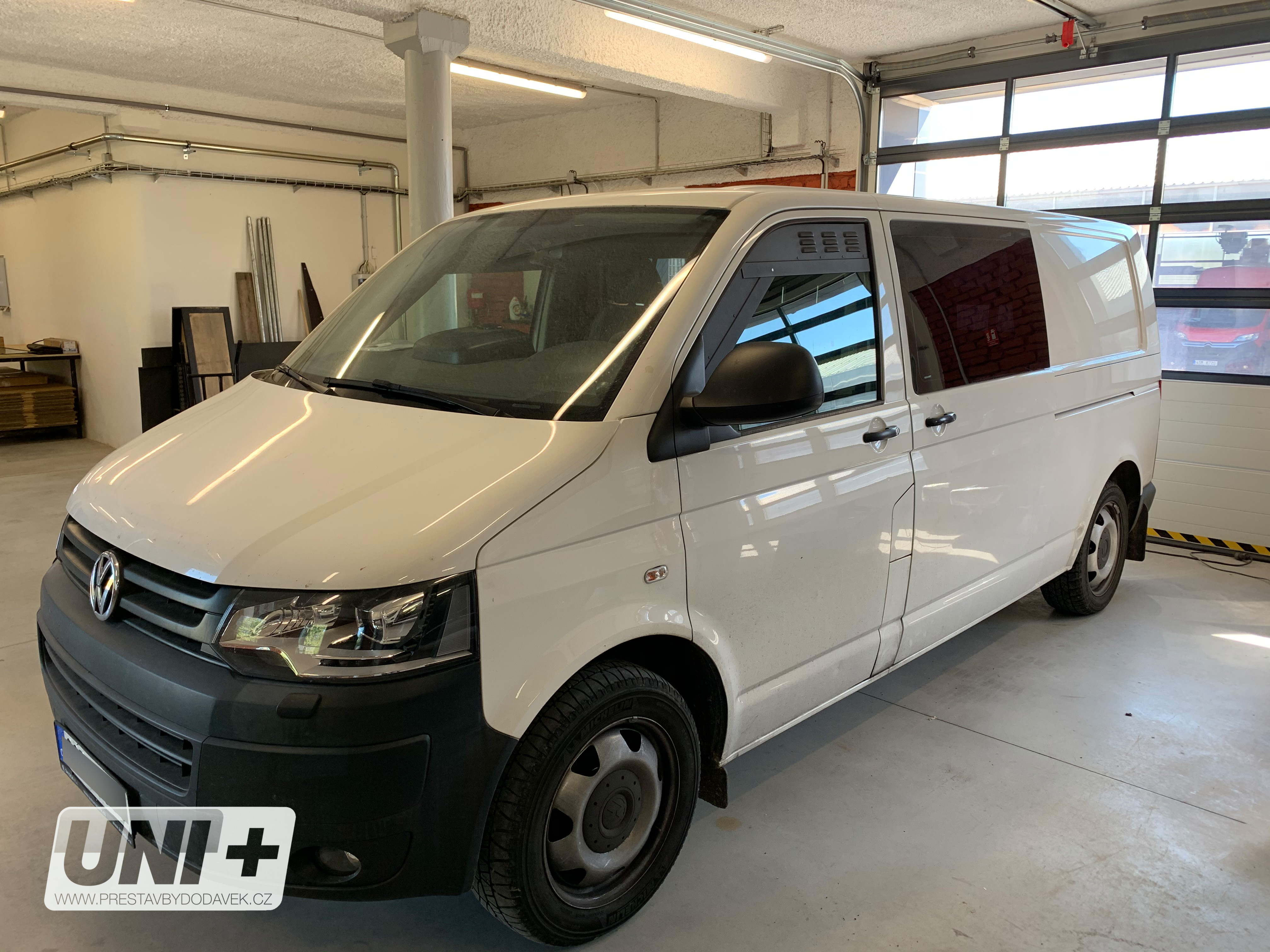 Okenní větrací mřížka Volkswagen Transporter T5, T6